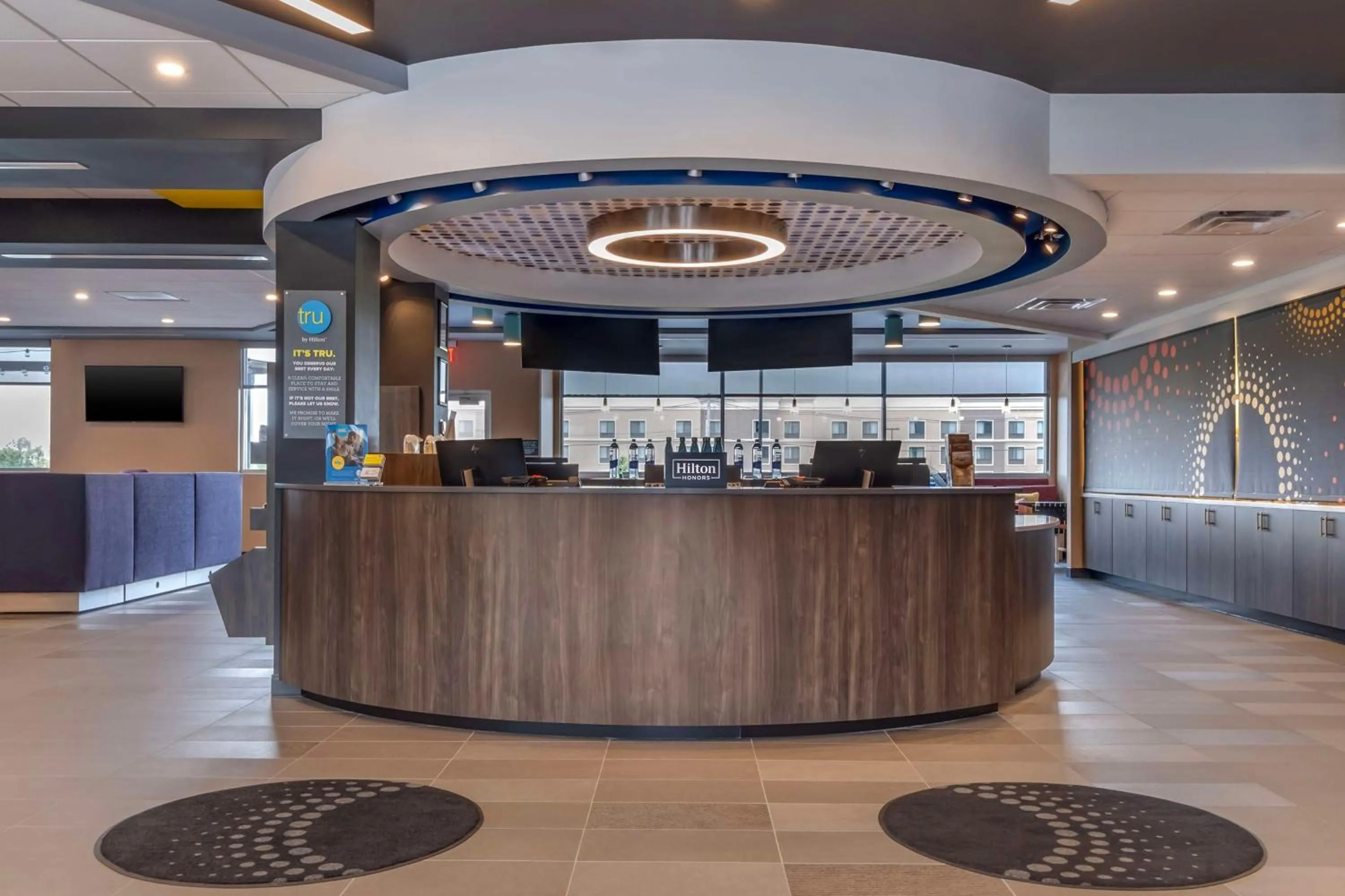 Lobby or reception in Tru By Hilton Lexington Hamburg