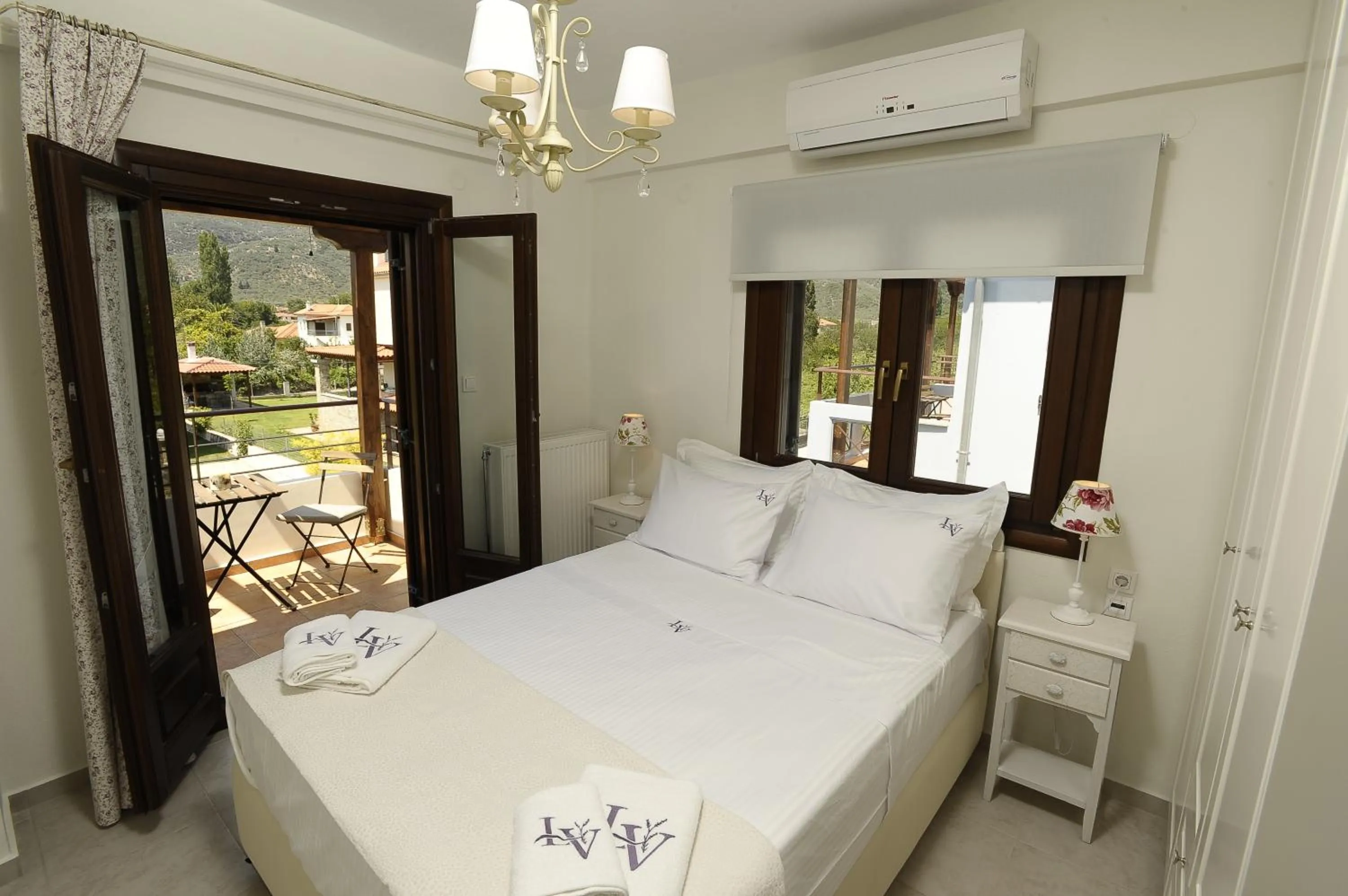 Photo of the whole room, Bed in Levantes Villas