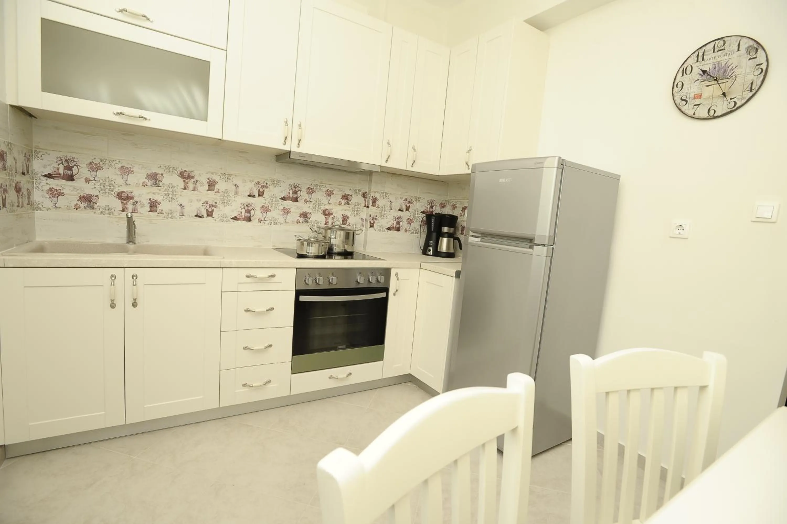 Kitchen or kitchenette in Levantes Villas