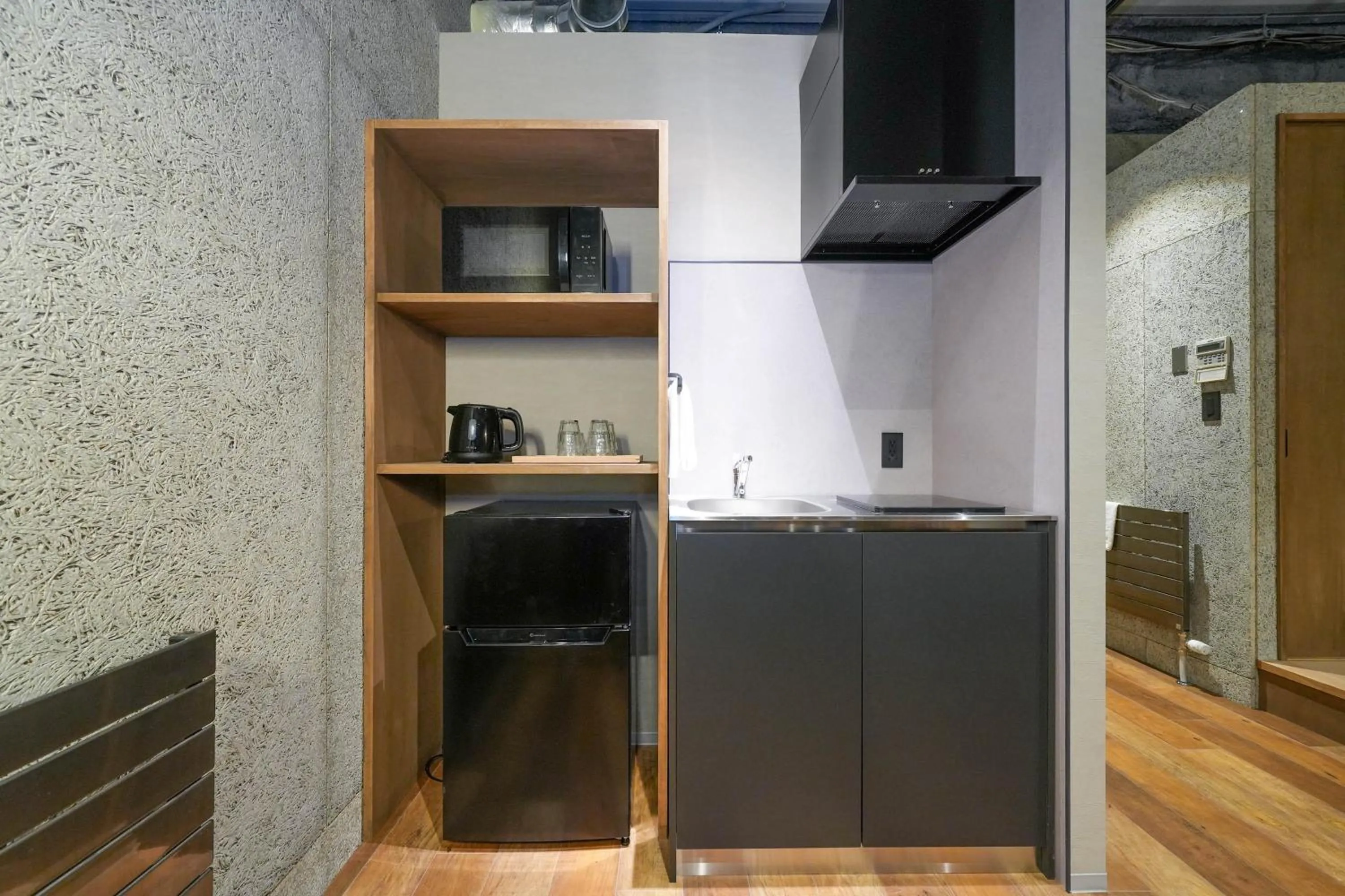 Kitchen or kitchenette in Green Room Hotel