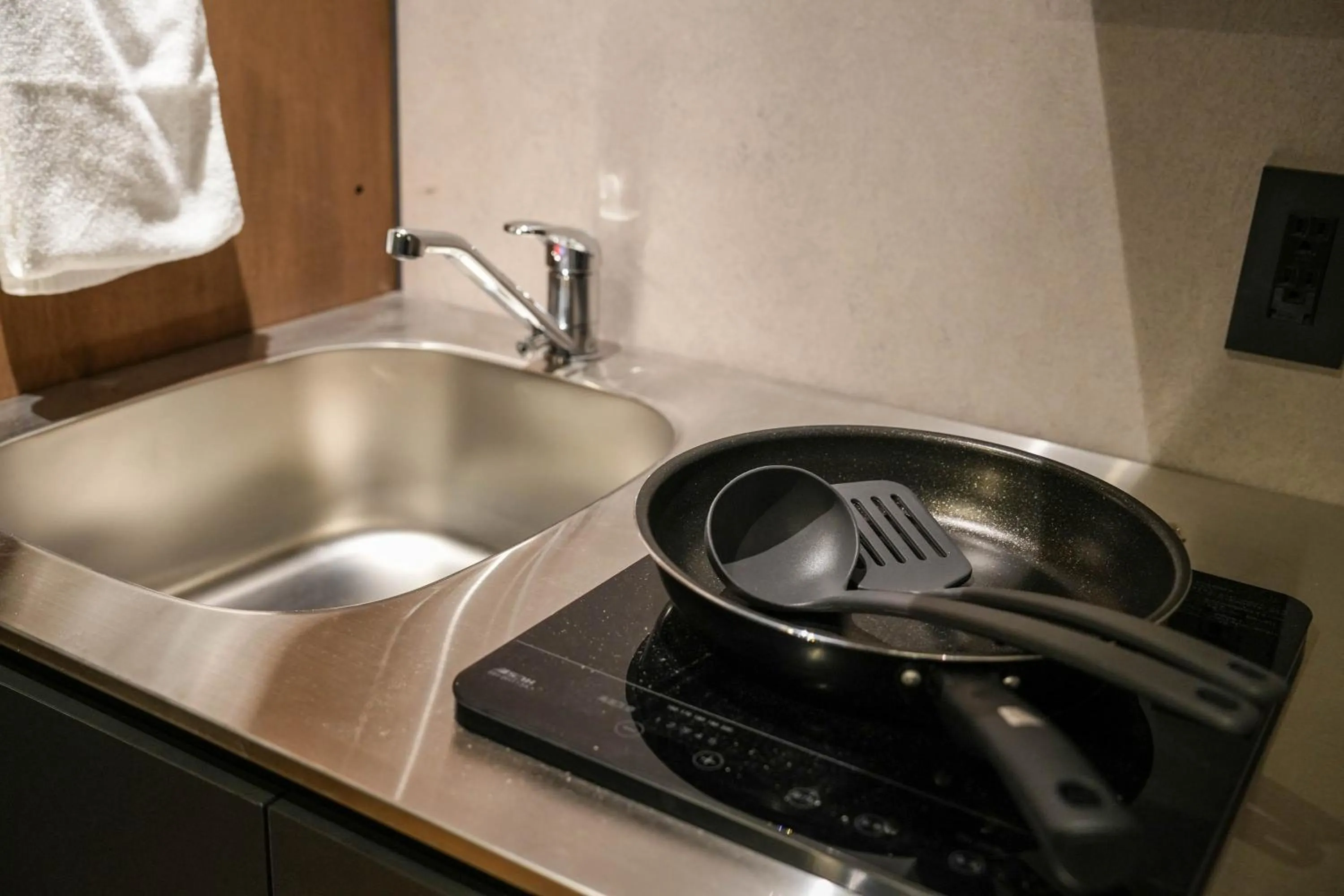 Kitchen or kitchenette in Green Room Hotel