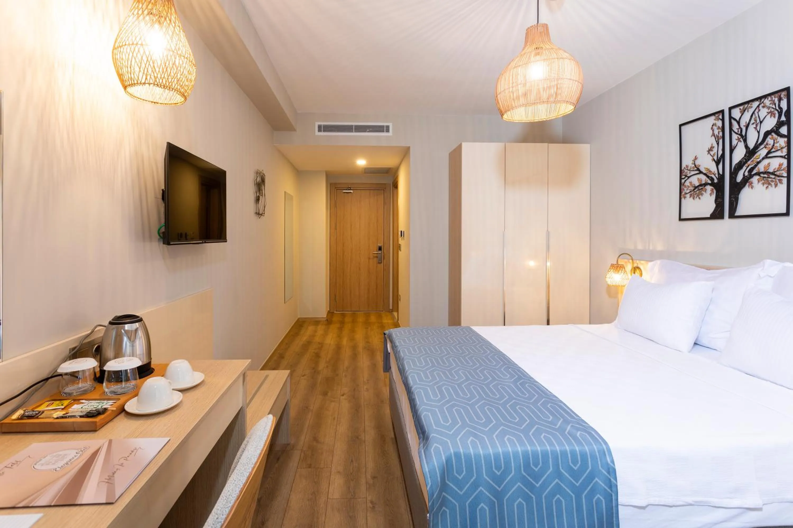 Photo of the whole room, Bed in Güllük Uno Elegance Otel