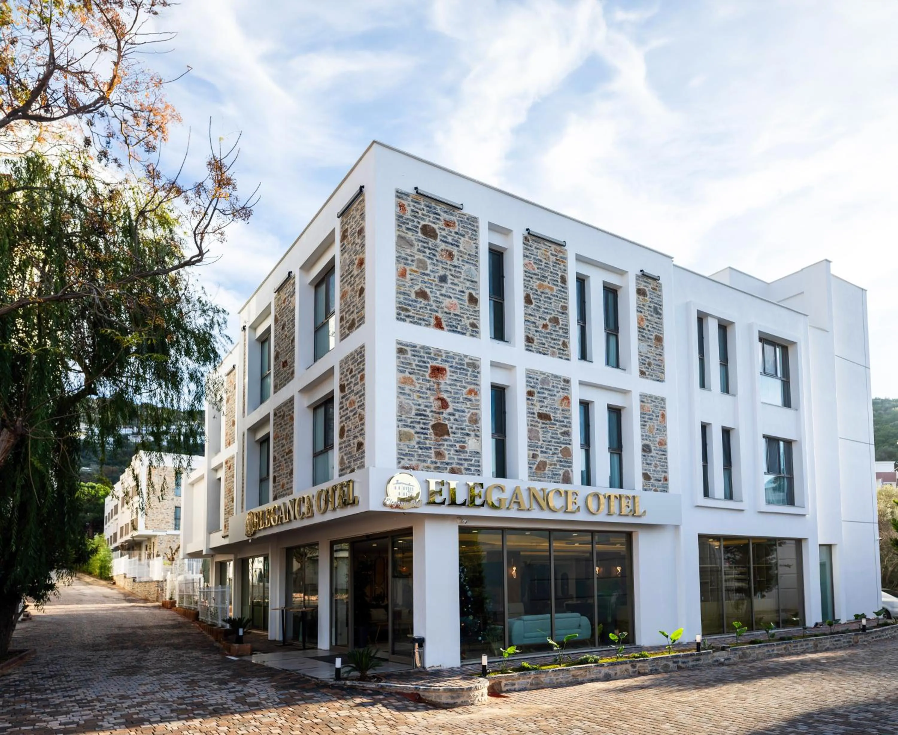 Property building in Güllük Uno Elegance Otel