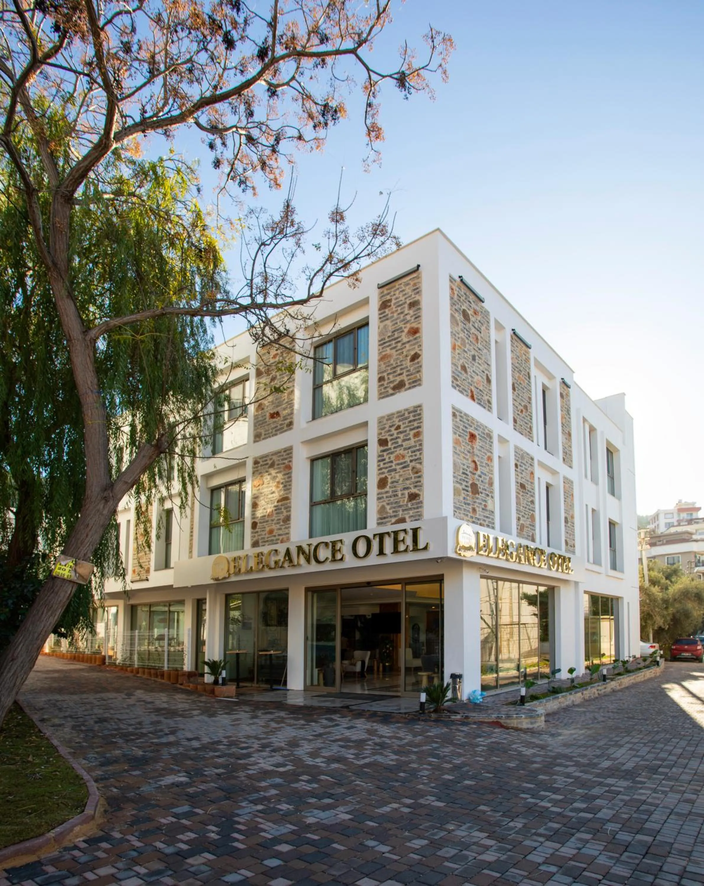 Property building in Güllük Uno Elegance Otel