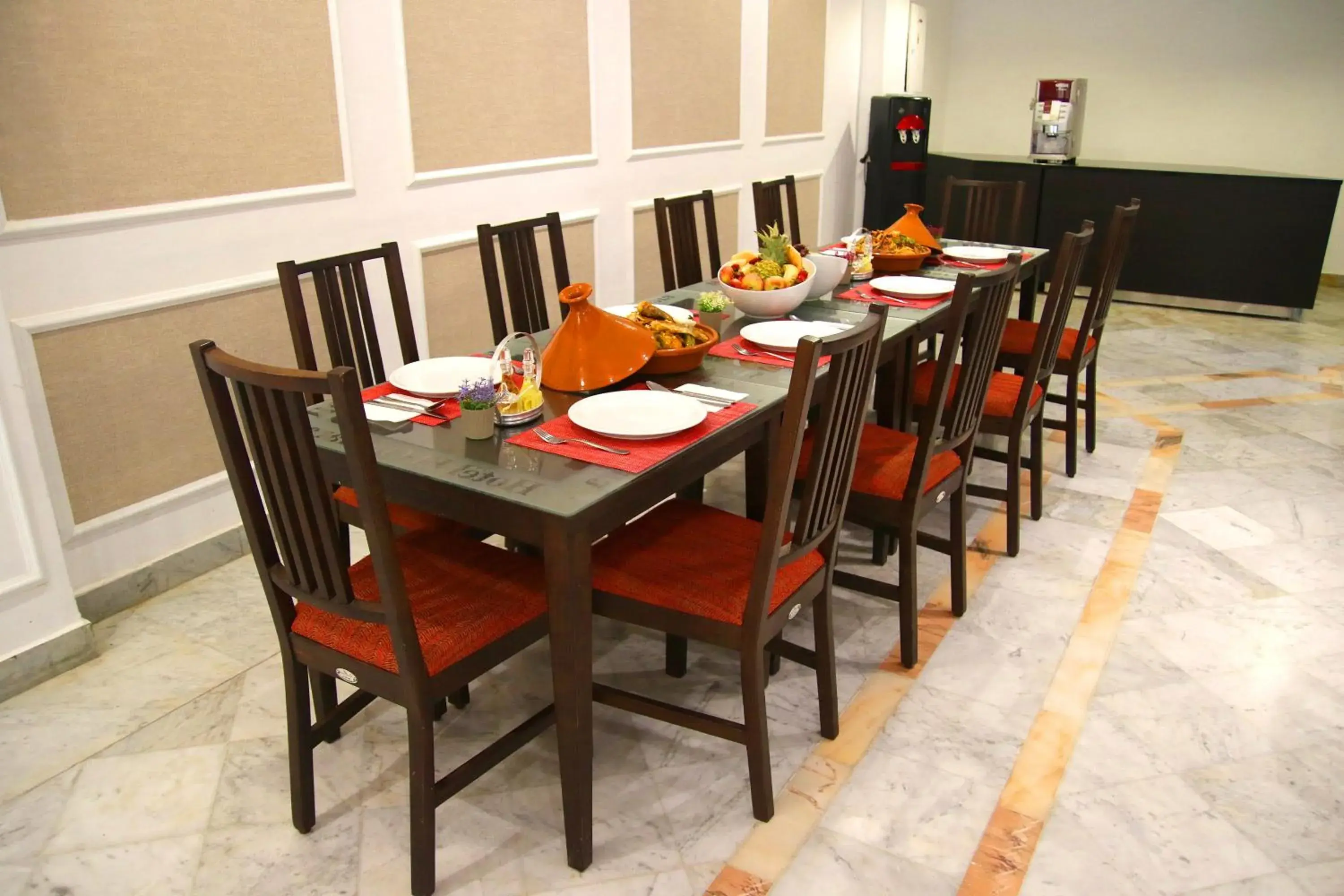 Restaurant/places to eat in El Oumara Hotel Restaurant/places to eat in El Oumara Hotel