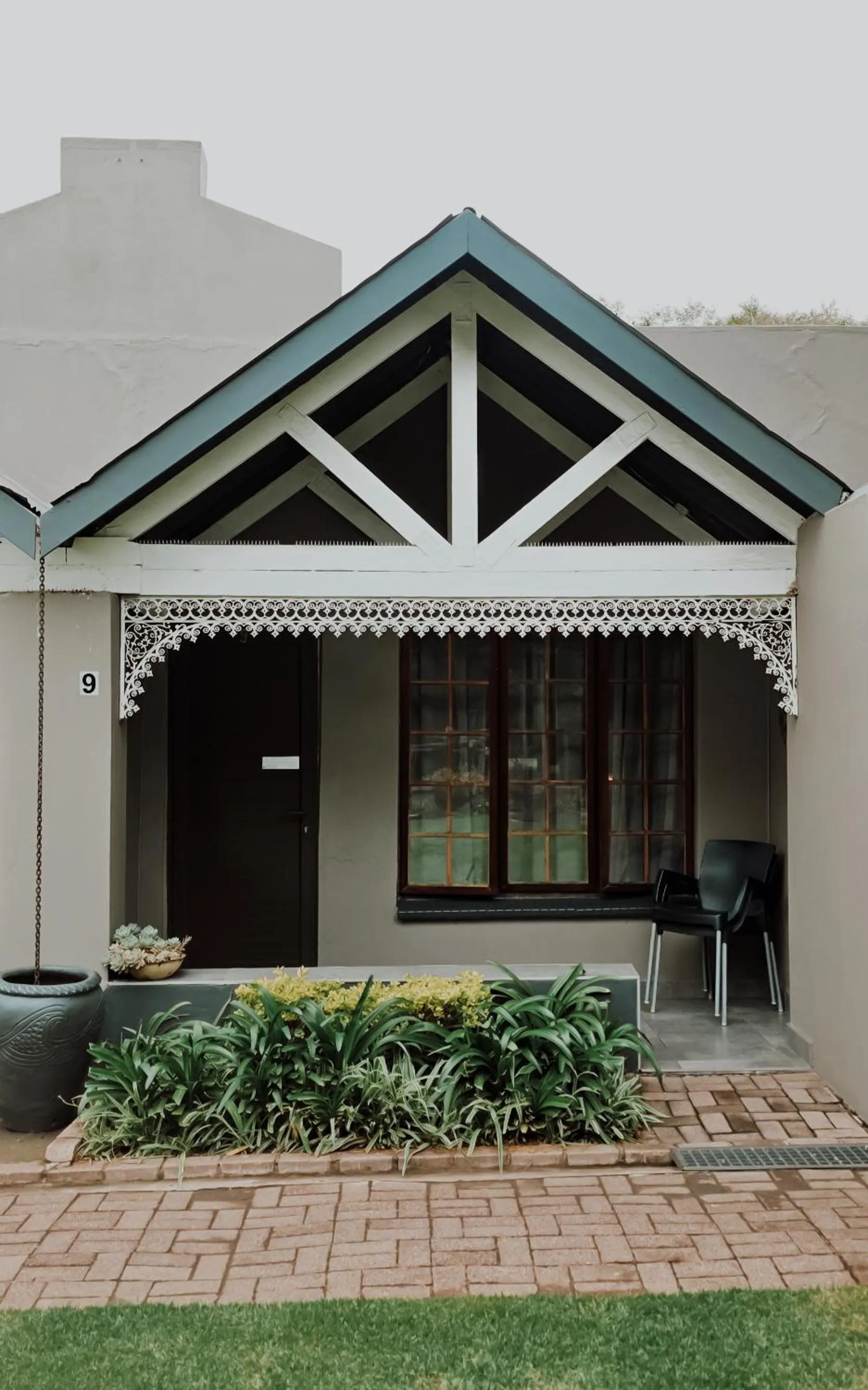 Property building in Bo Kamer Guesthouse