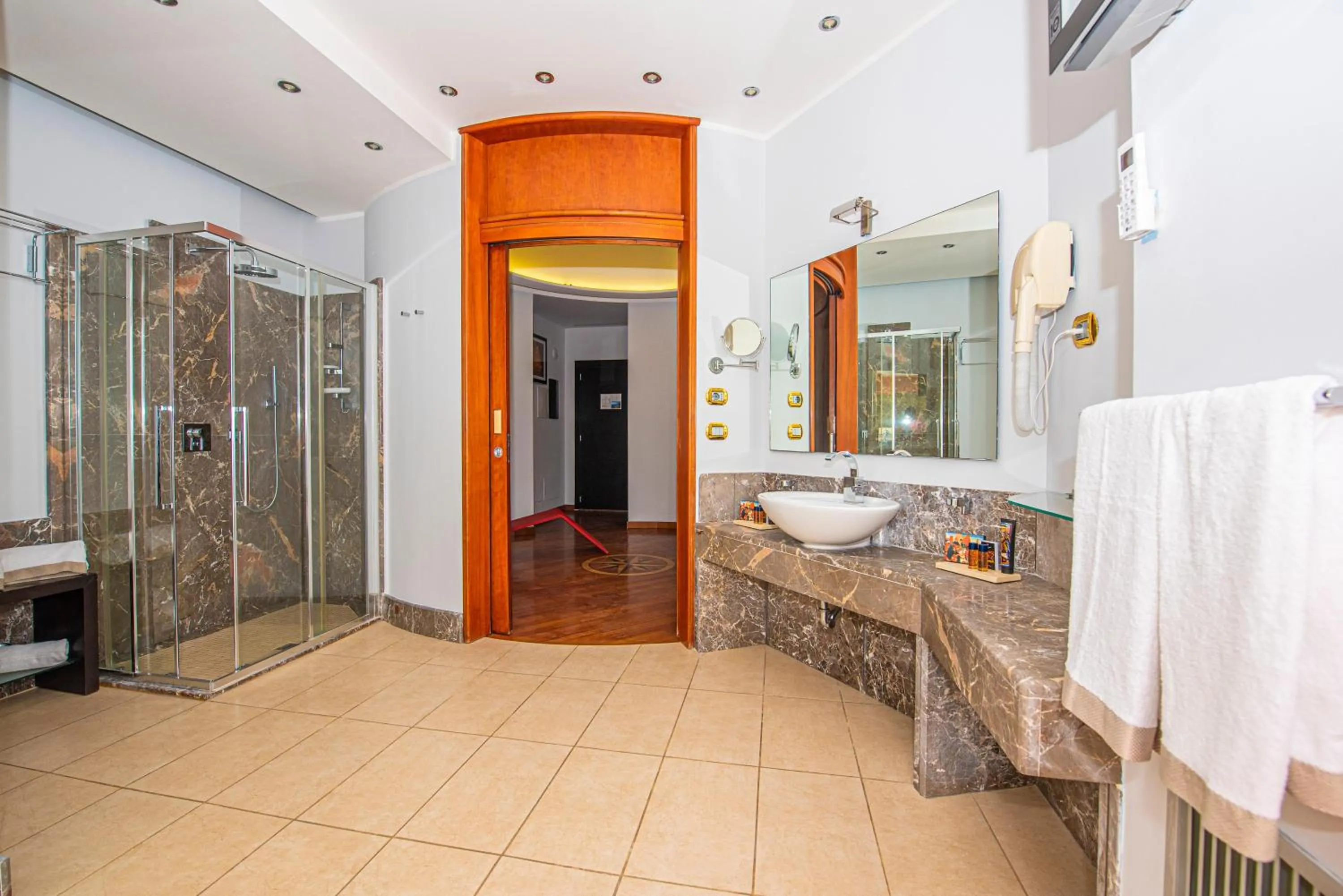 Bathroom in Baia Taormina - CDSHotels