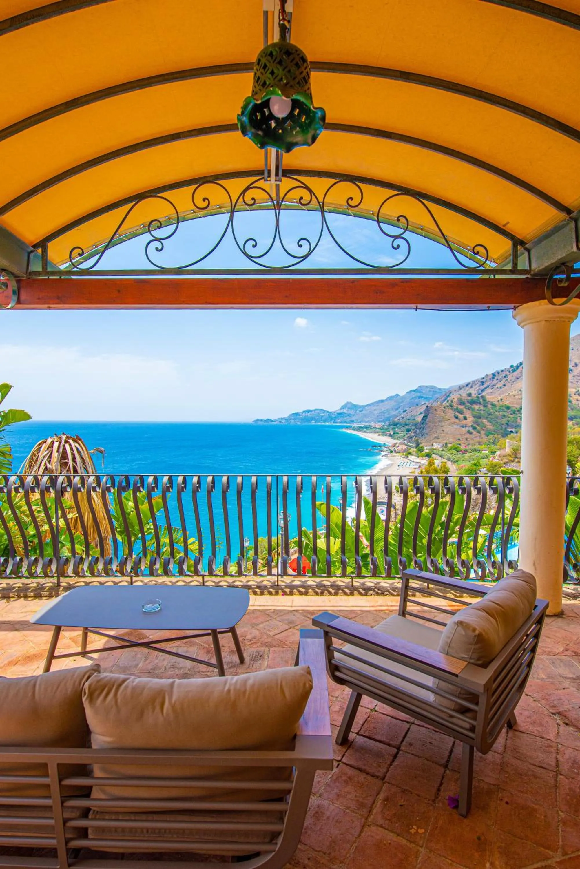 Natural landscape in Baia Taormina - CDSHotels