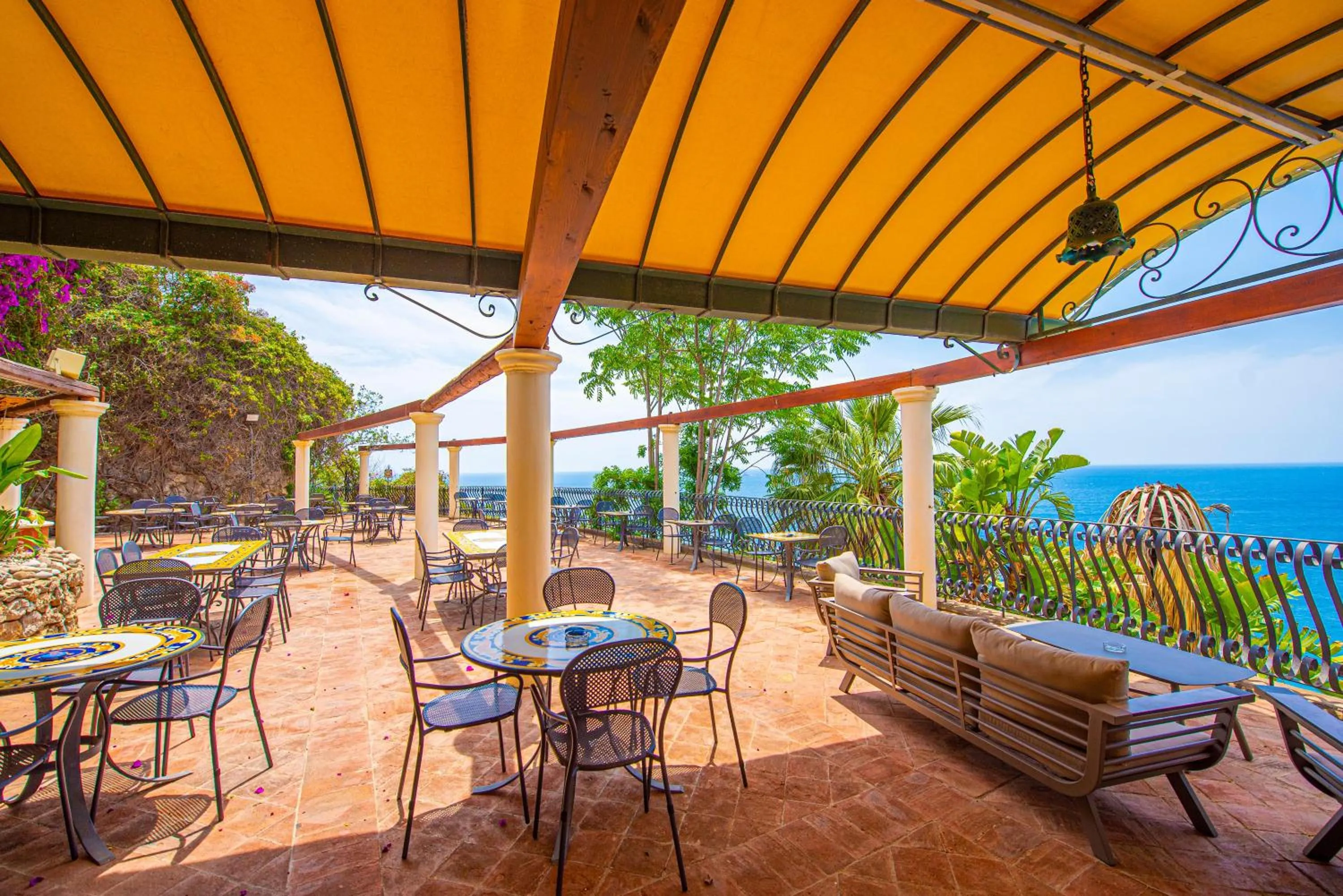 Balcony/Terrace in Baia Taormina - CDSHotels