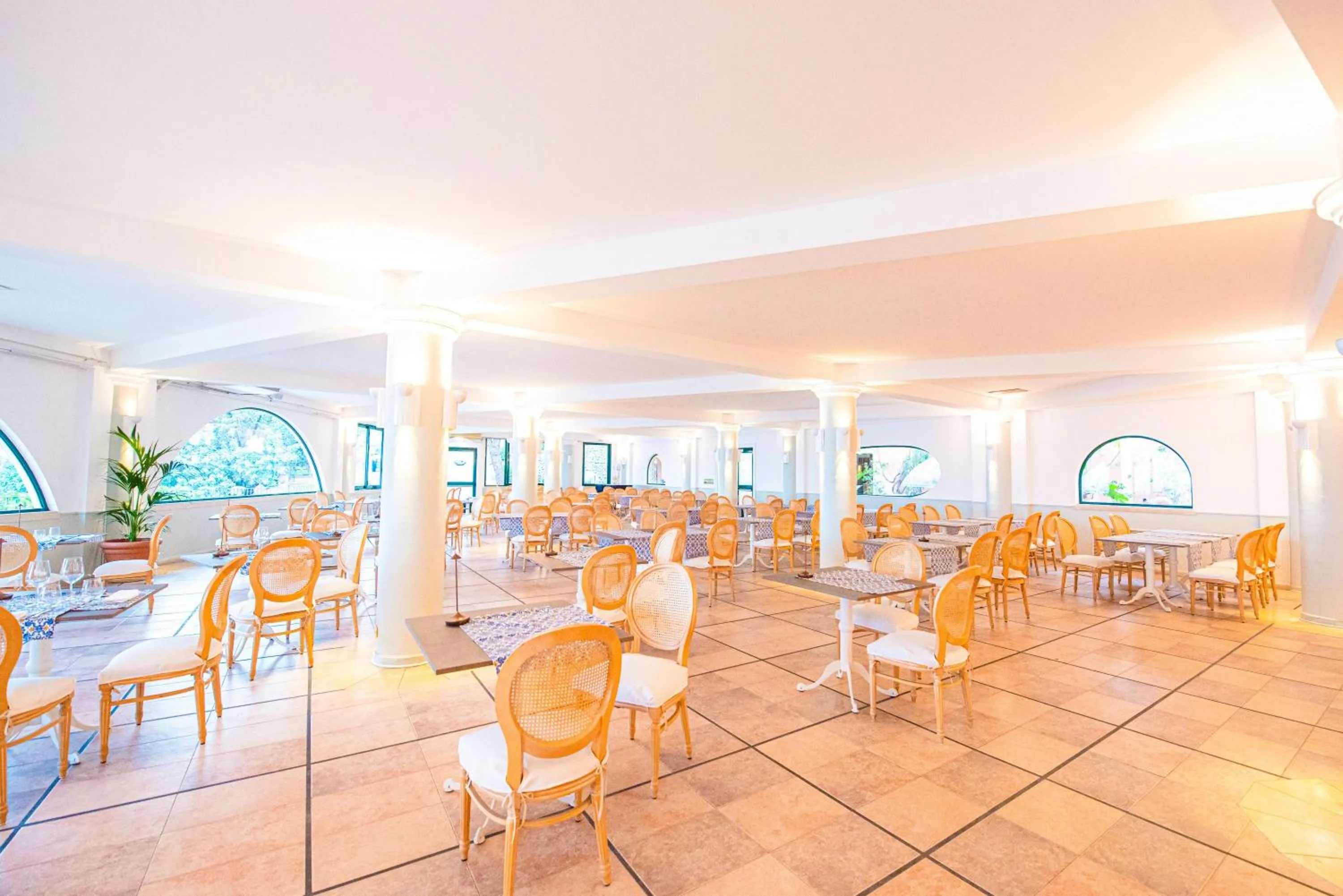 Restaurant/places to eat in Baia Taormina - CDSHotels