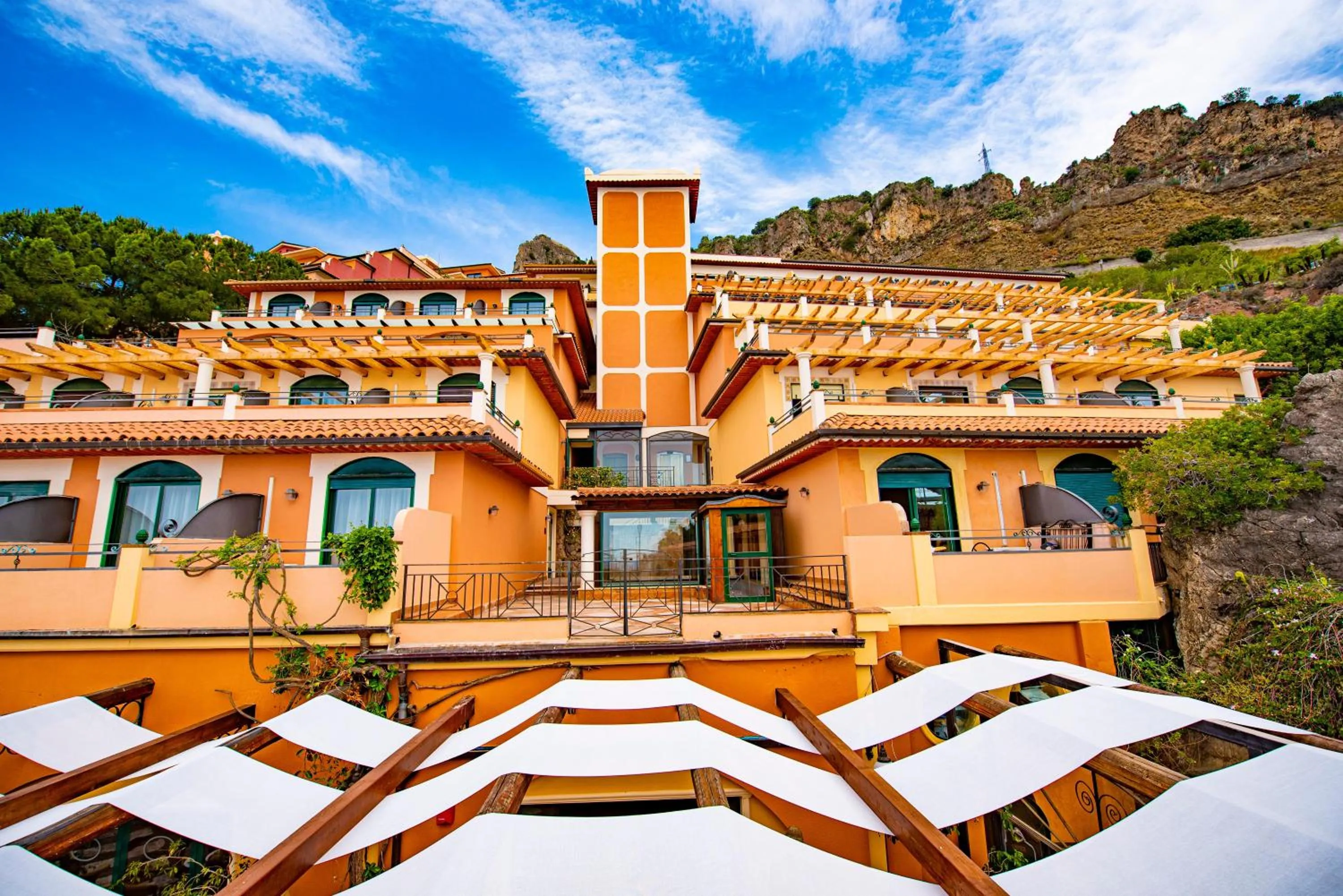 Property building in Baia Taormina - CDSHotels