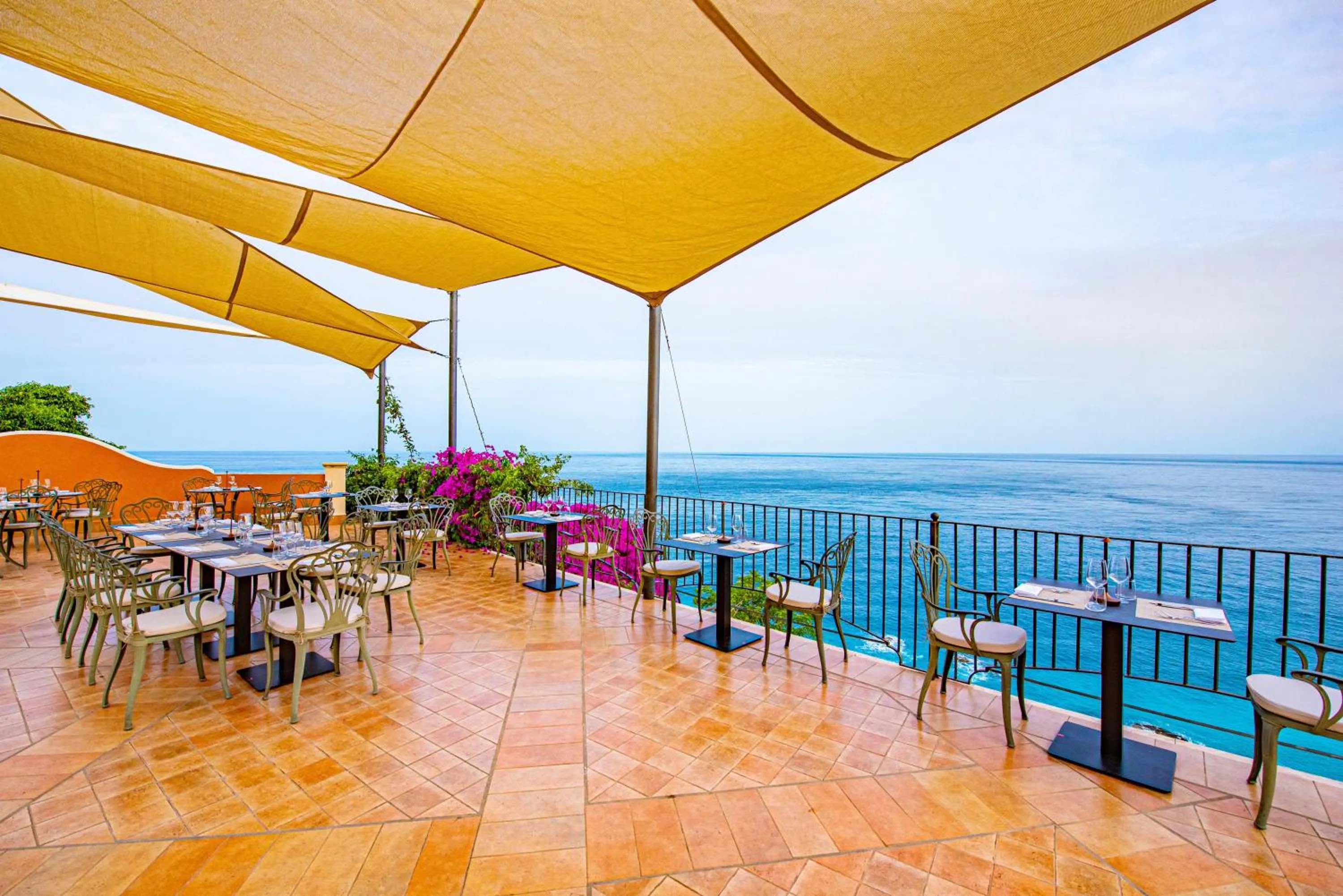 Balcony/Terrace in Baia Taormina - CDSHotels