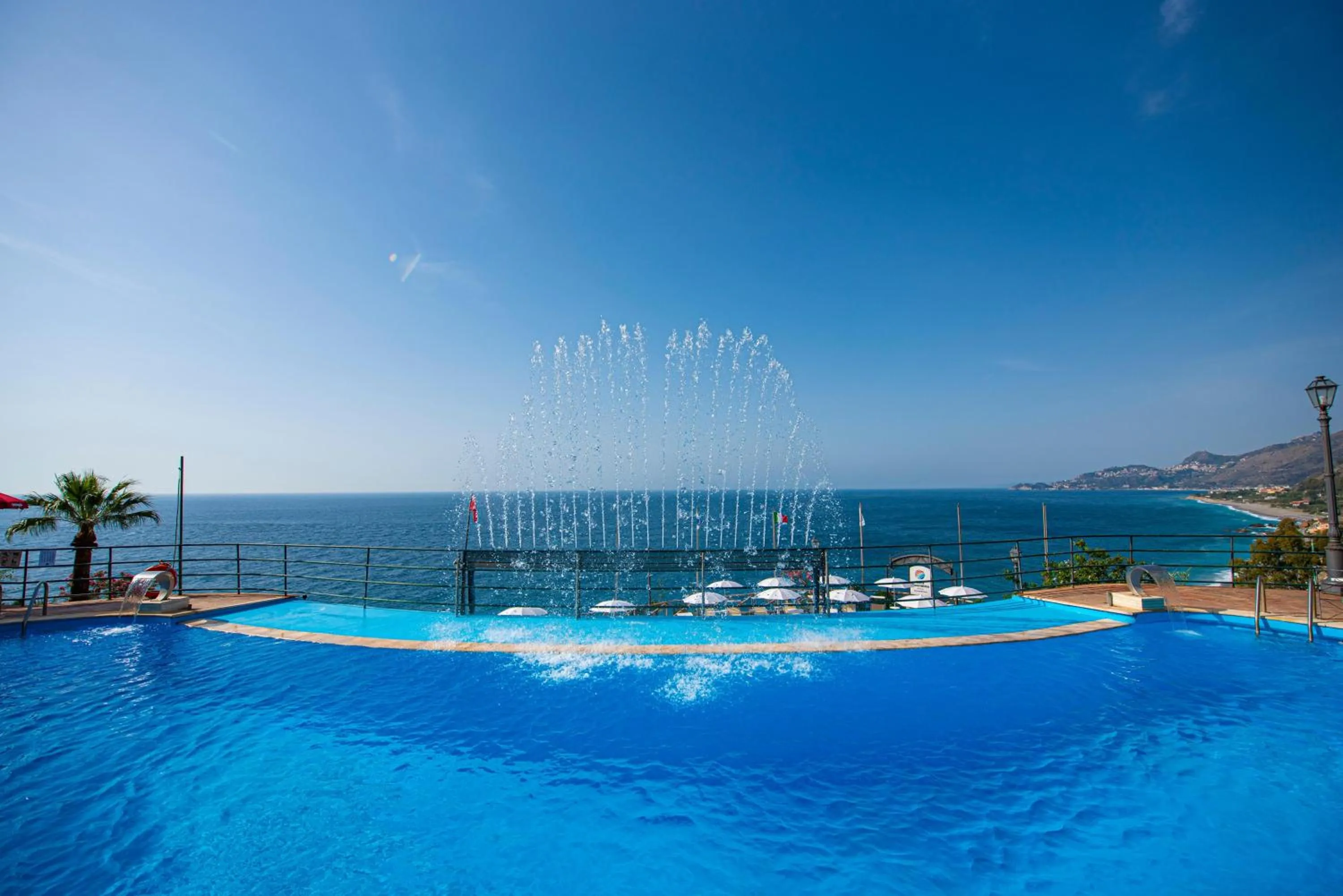 Swimming pool in Baia Taormina - CDSHotels