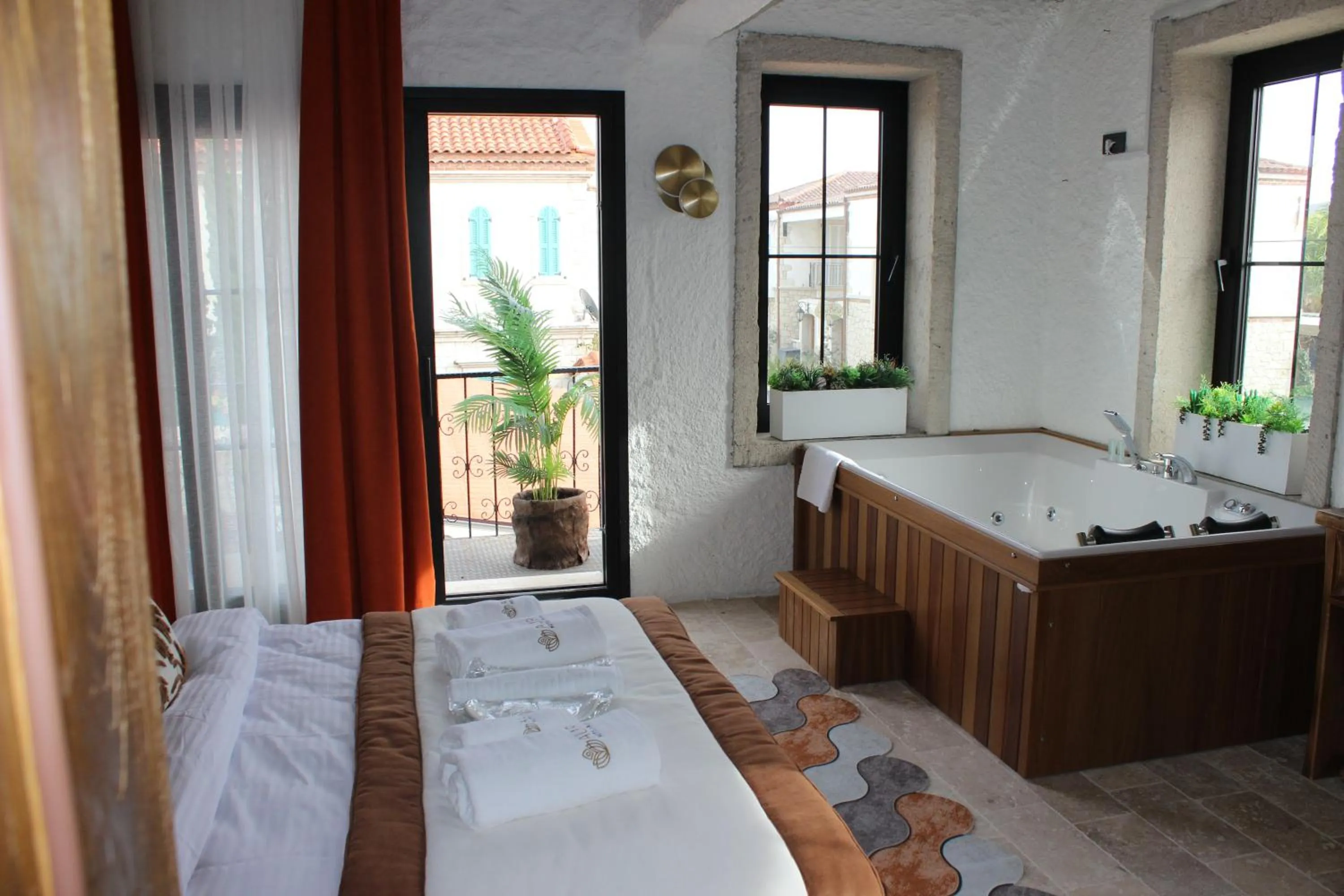 Hot Tub in Aura Village Alaçatı