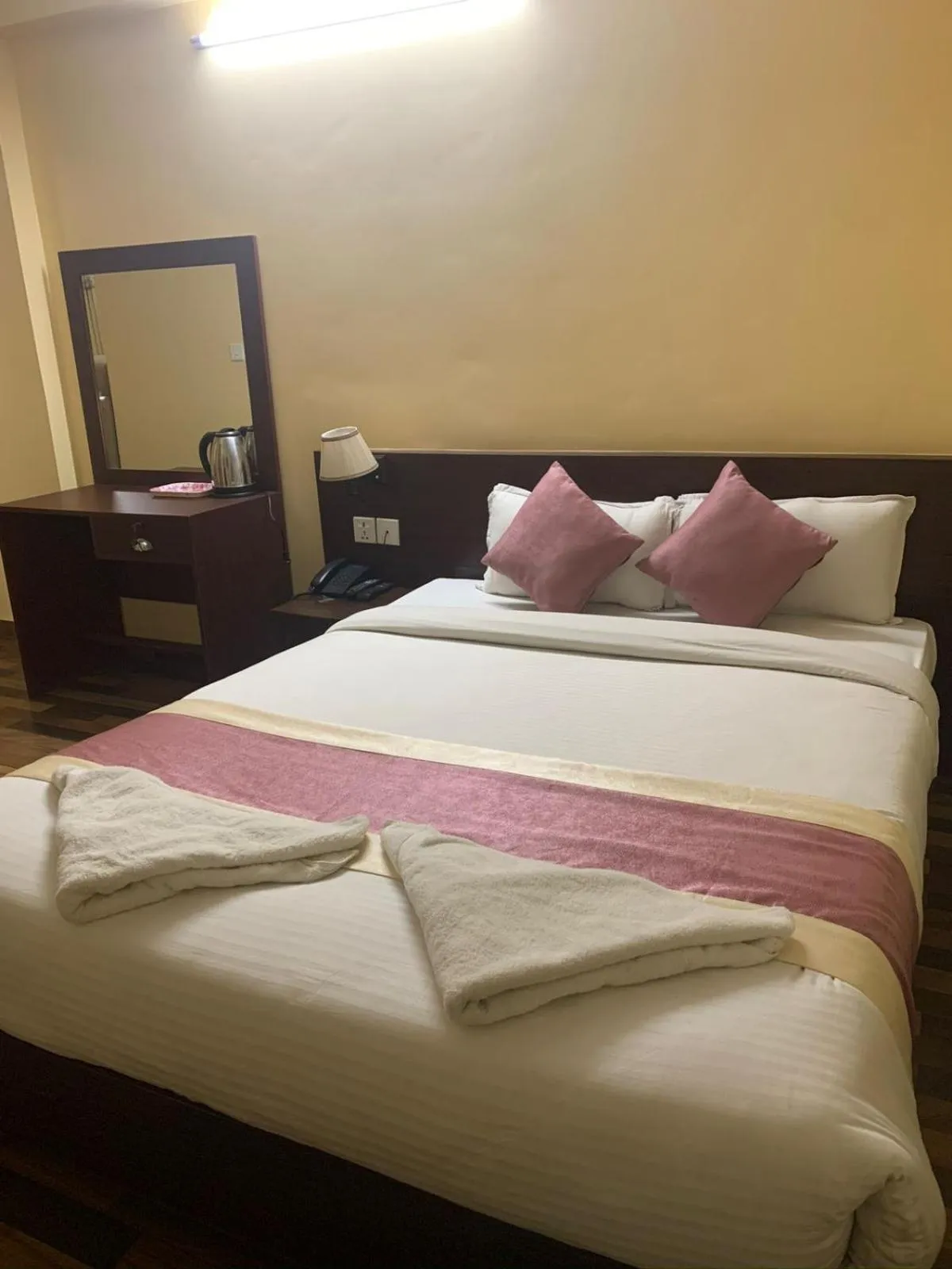 Bedroom, Bed in Rameshworam Hotel