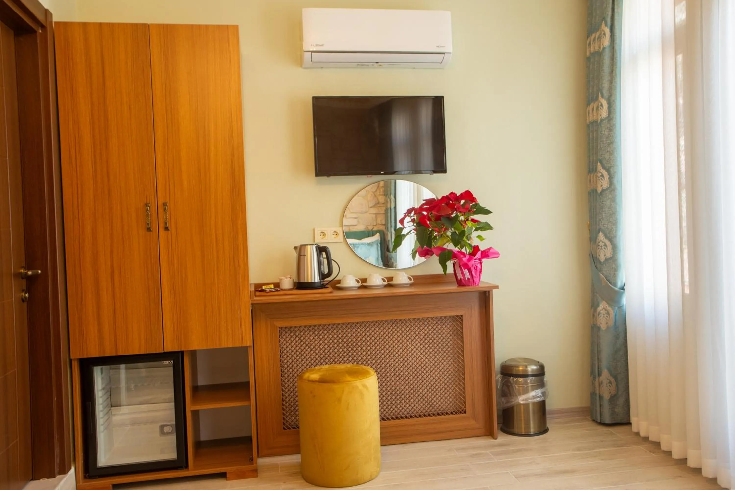 TV and multimedia in Sayina Hotel