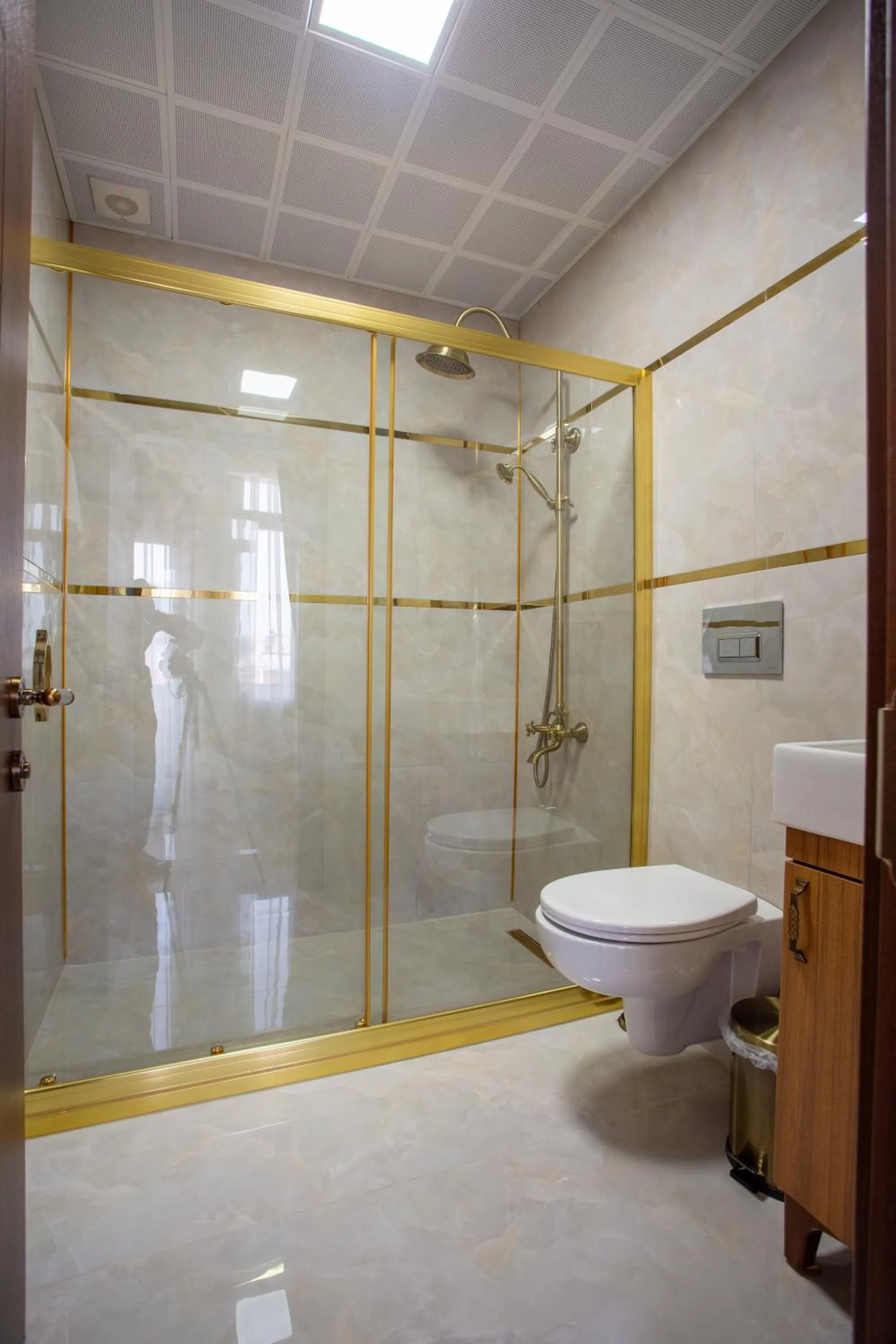 Shower in Sayina Hotel