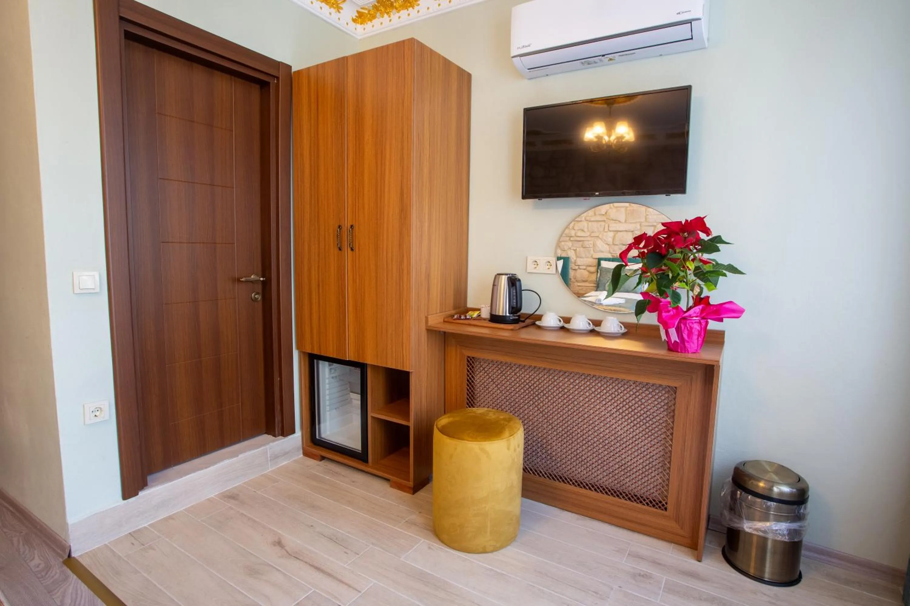 wardrobe in Sayina Hotel