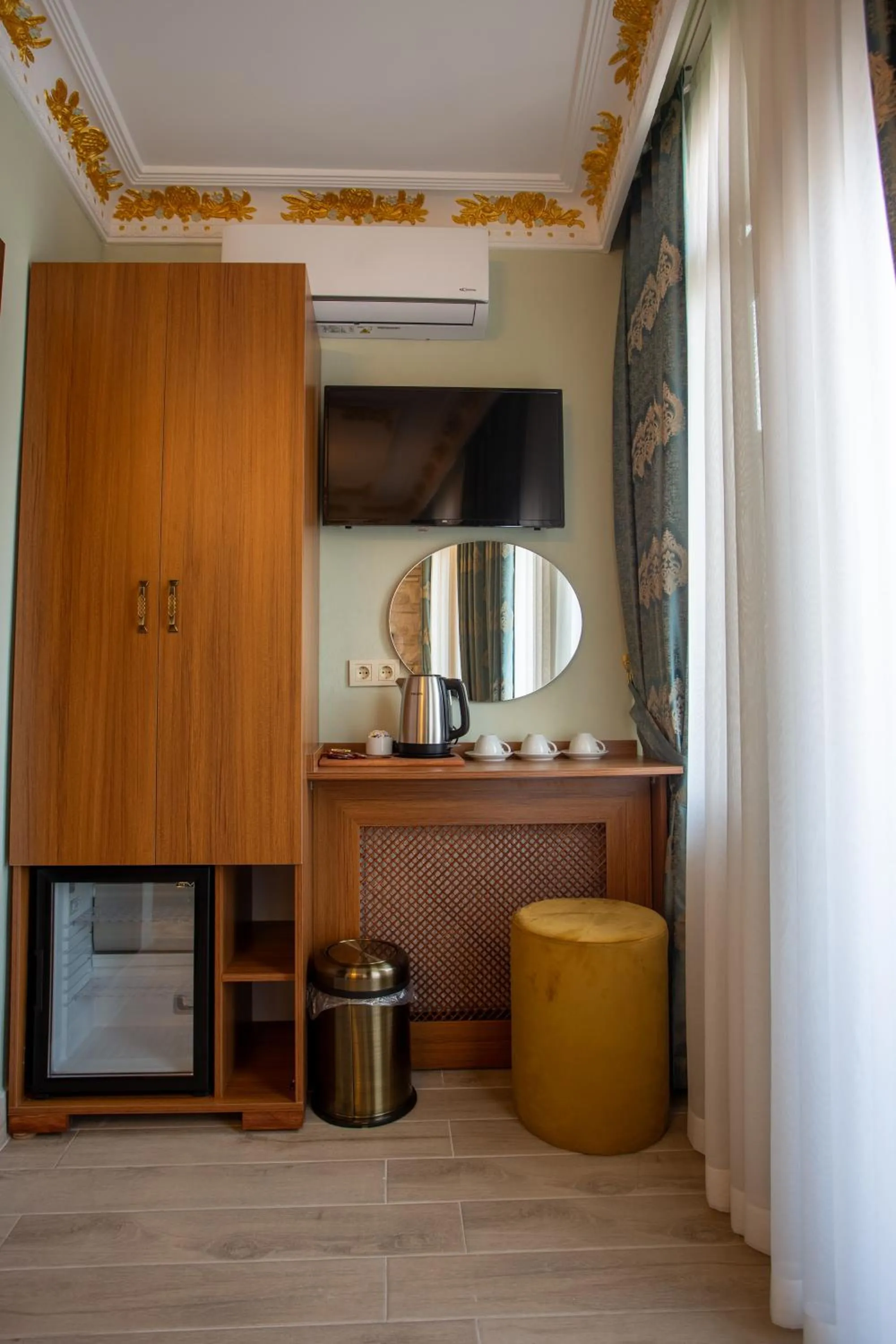 TV and multimedia in Sayina Hotel