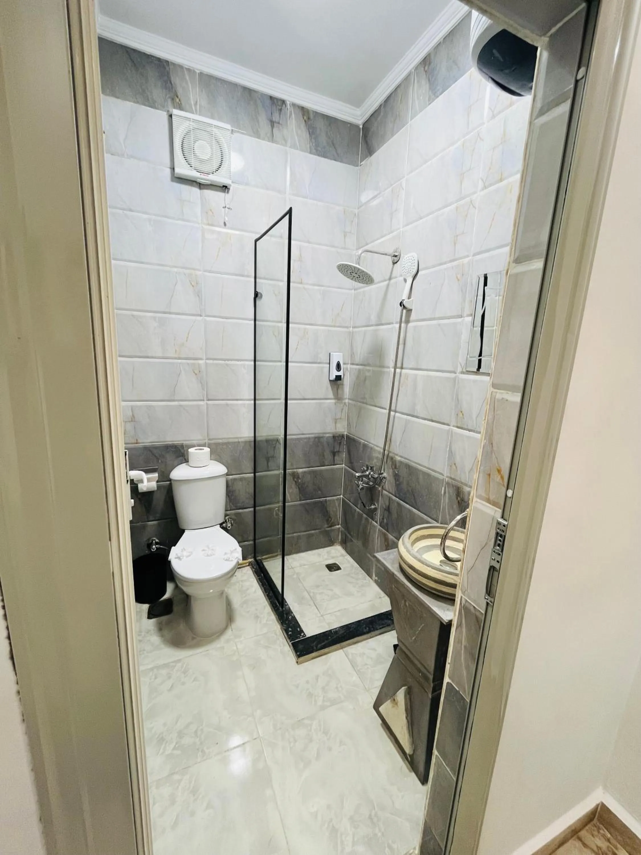 Shower in Capital Of Pyramids Hotel