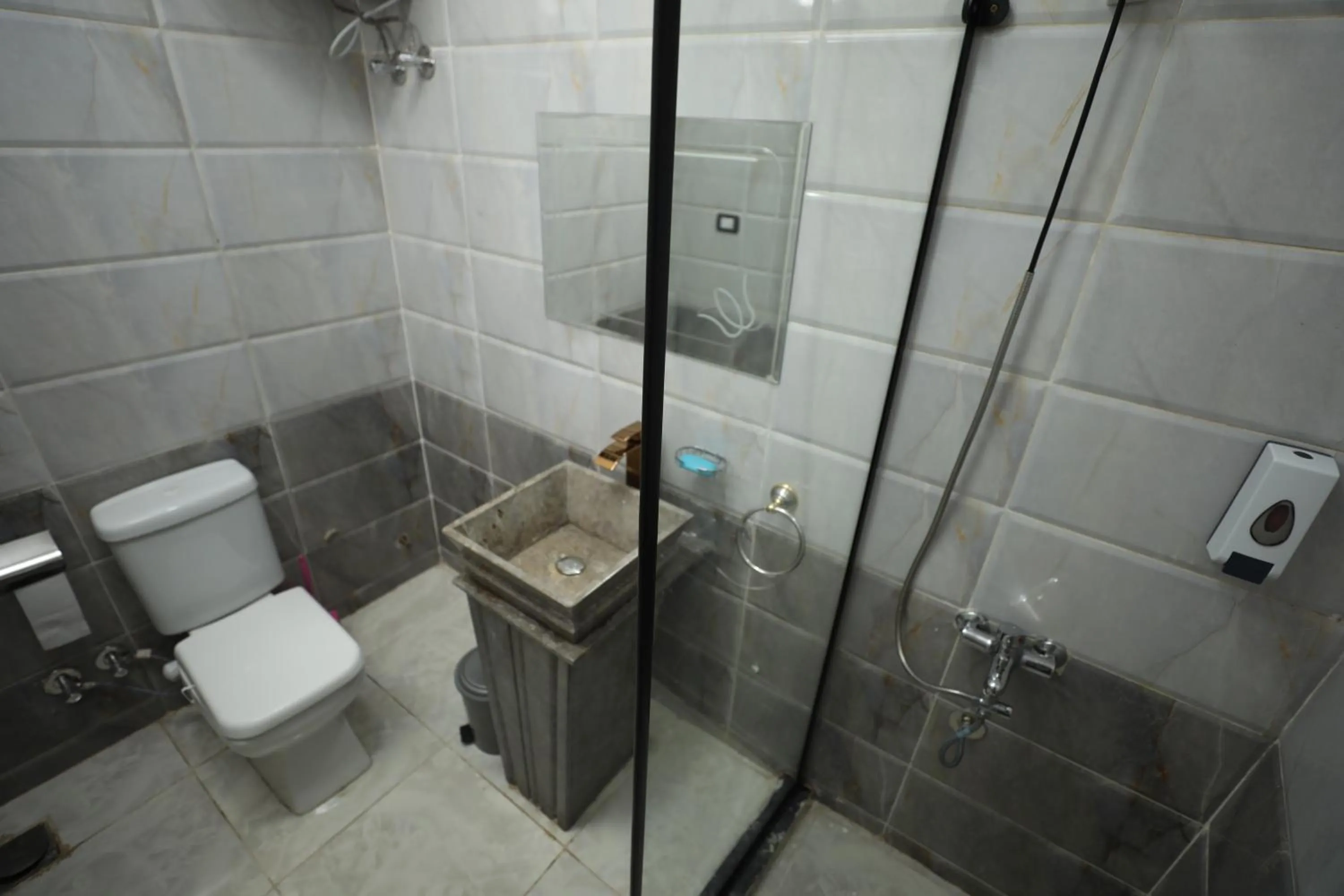 Shower in Capital Of Pyramids Hotel