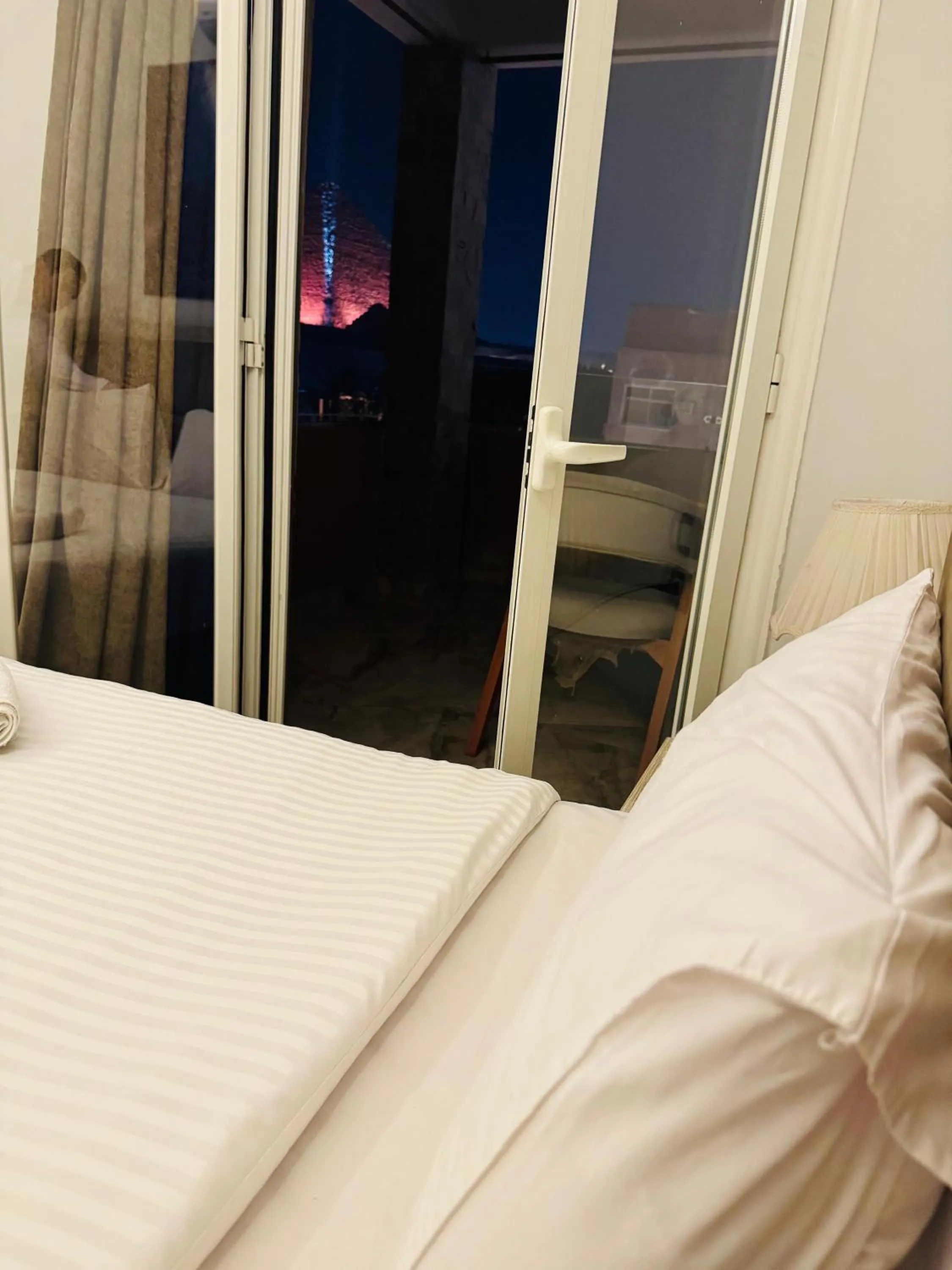 Nearby landmark, Bed in Capital Of Pyramids Hotel