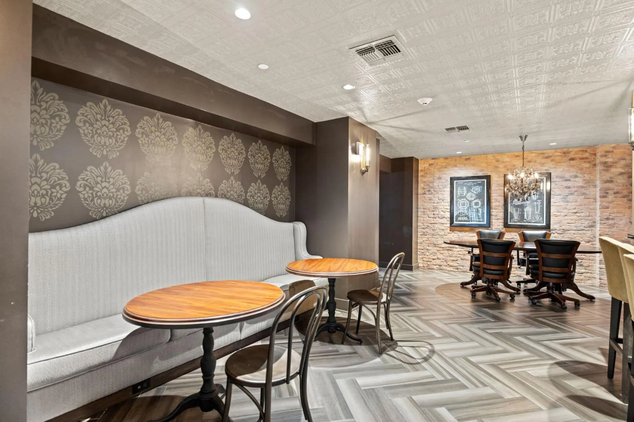 Communal lounge/ TV room in The Maverick, powered by Placemakr - River Walk