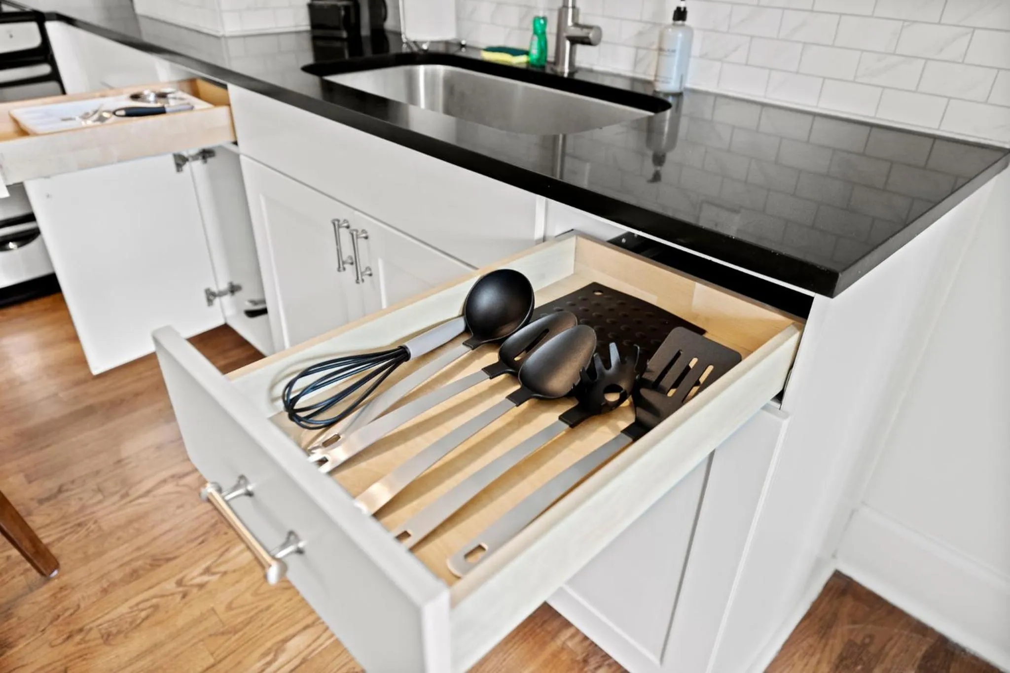 Kitchen or kitchenette in The Maverick, powered by Placemakr - River Walk