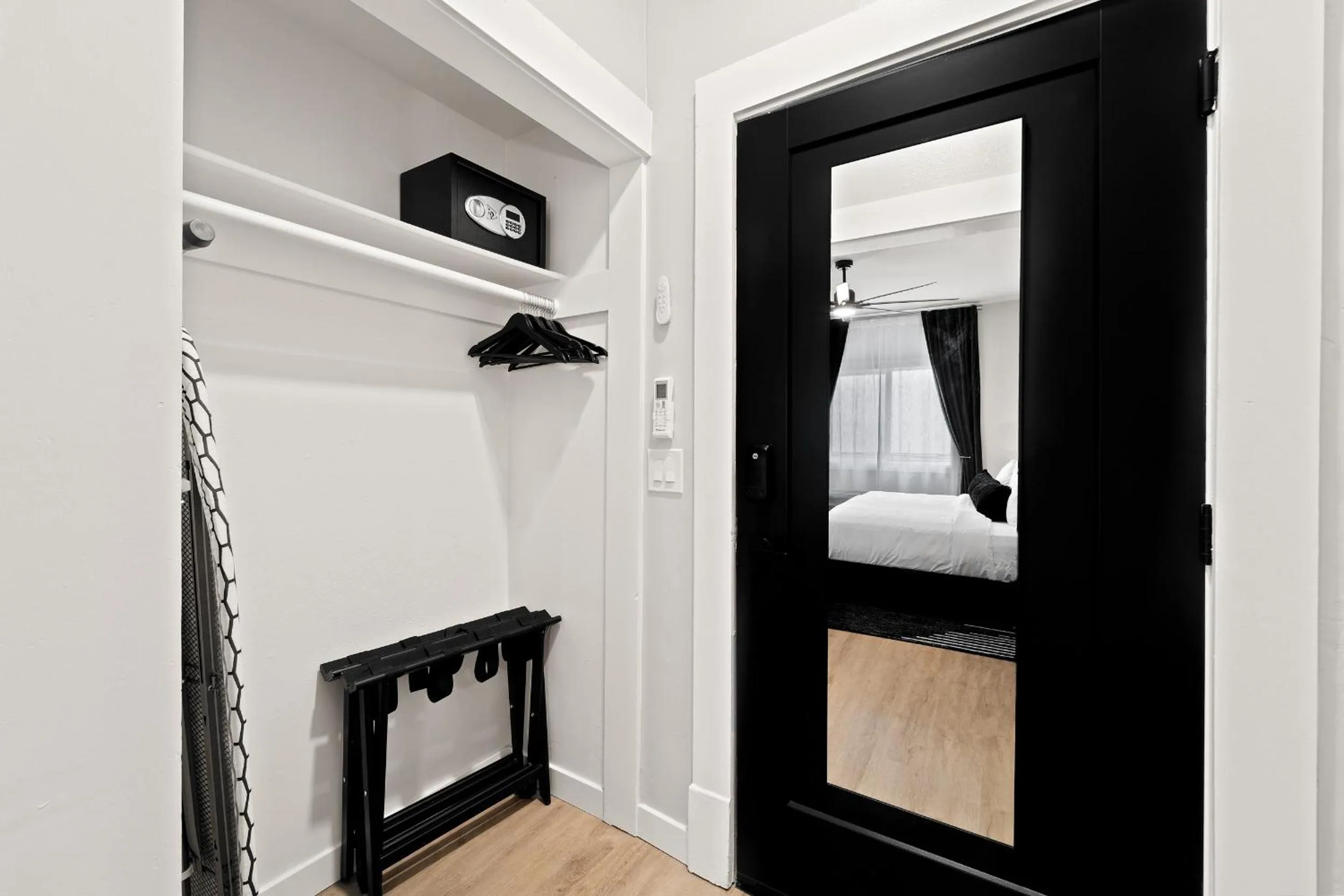 wardrobe in Hotel Zindel