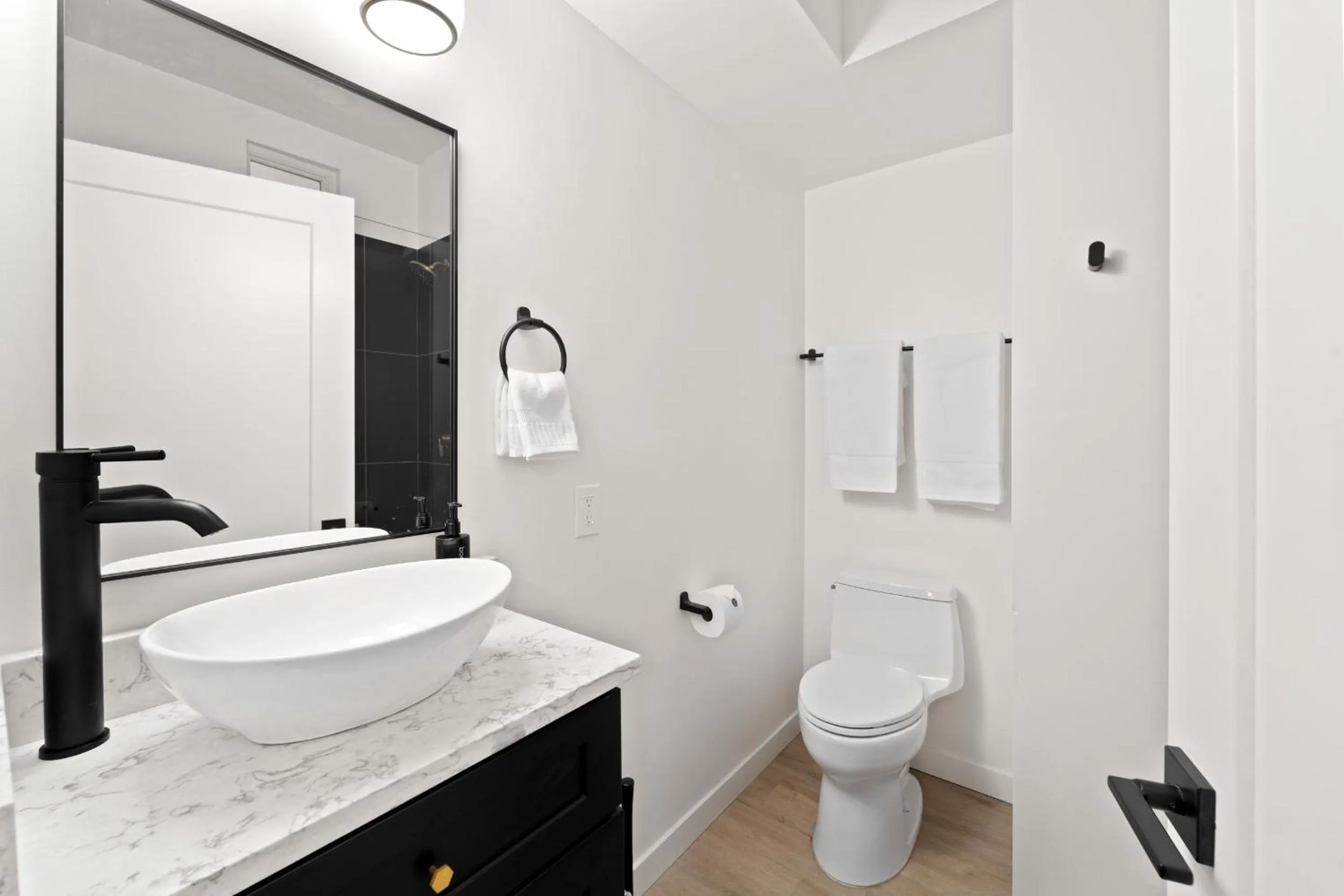 Toilet in Hotel Zindel