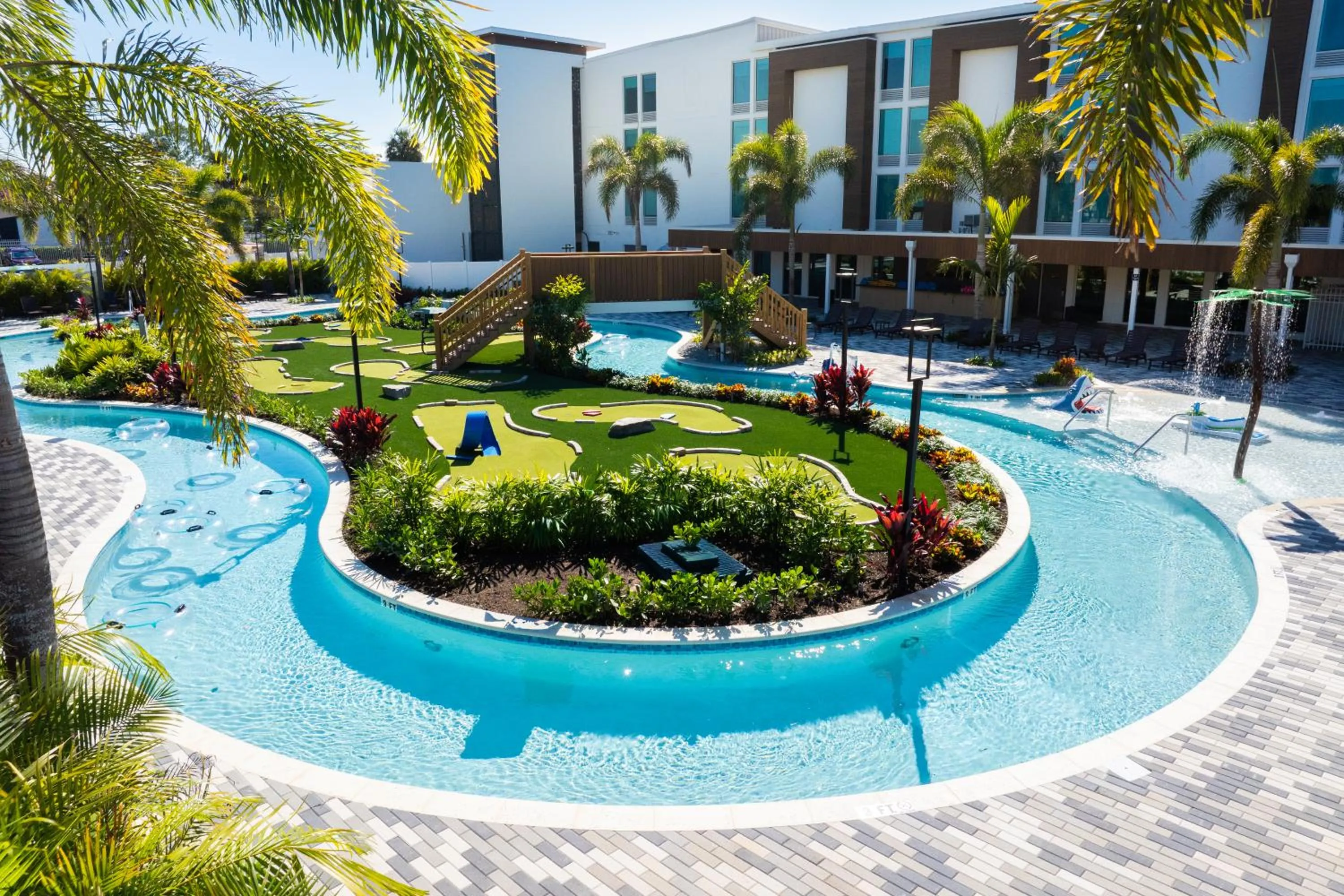 Minigolf in Kompose Boutique Resort @ Theme Parks