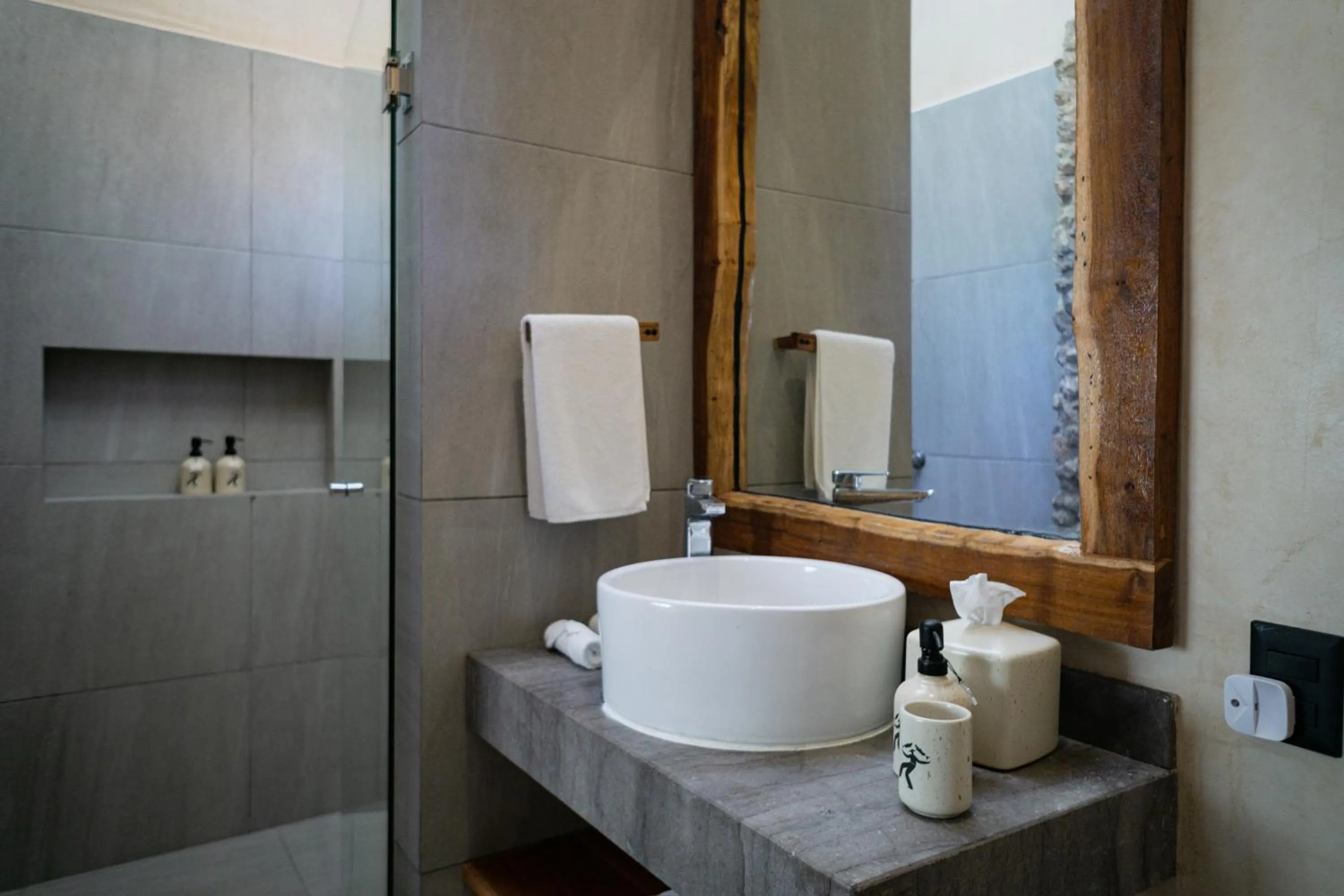 Bathroom in Mero Mero Hotel