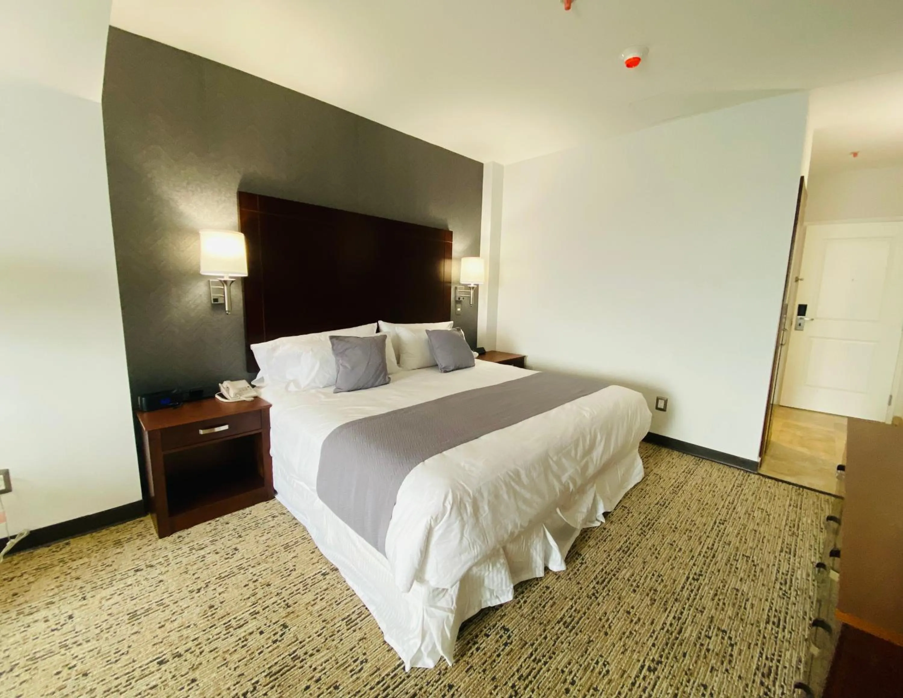 Bed in La Quinta by Wyndham Reynosa