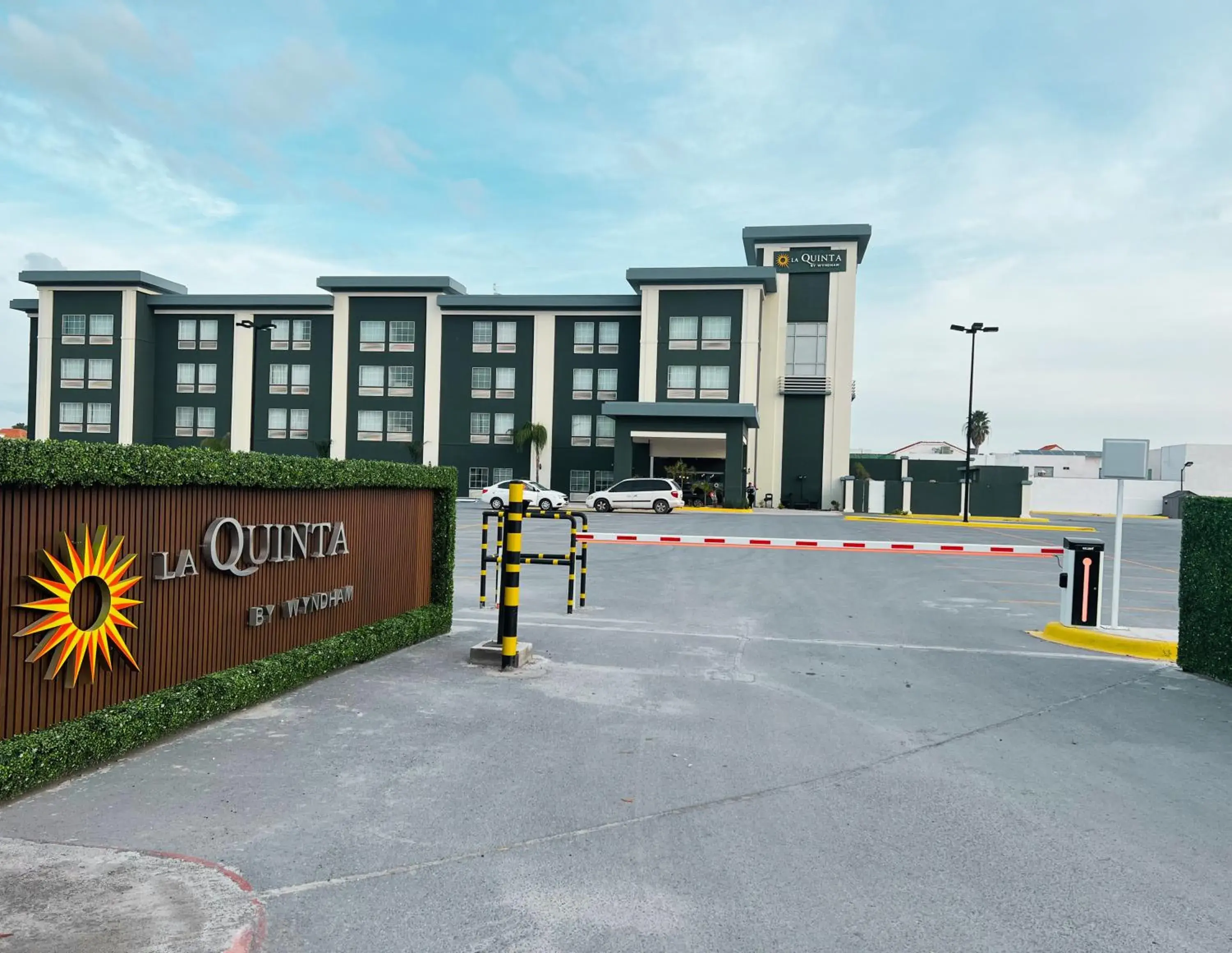 Property building in La Quinta by Wyndham Reynosa Property building in La Quinta by Wyndham Reynosa