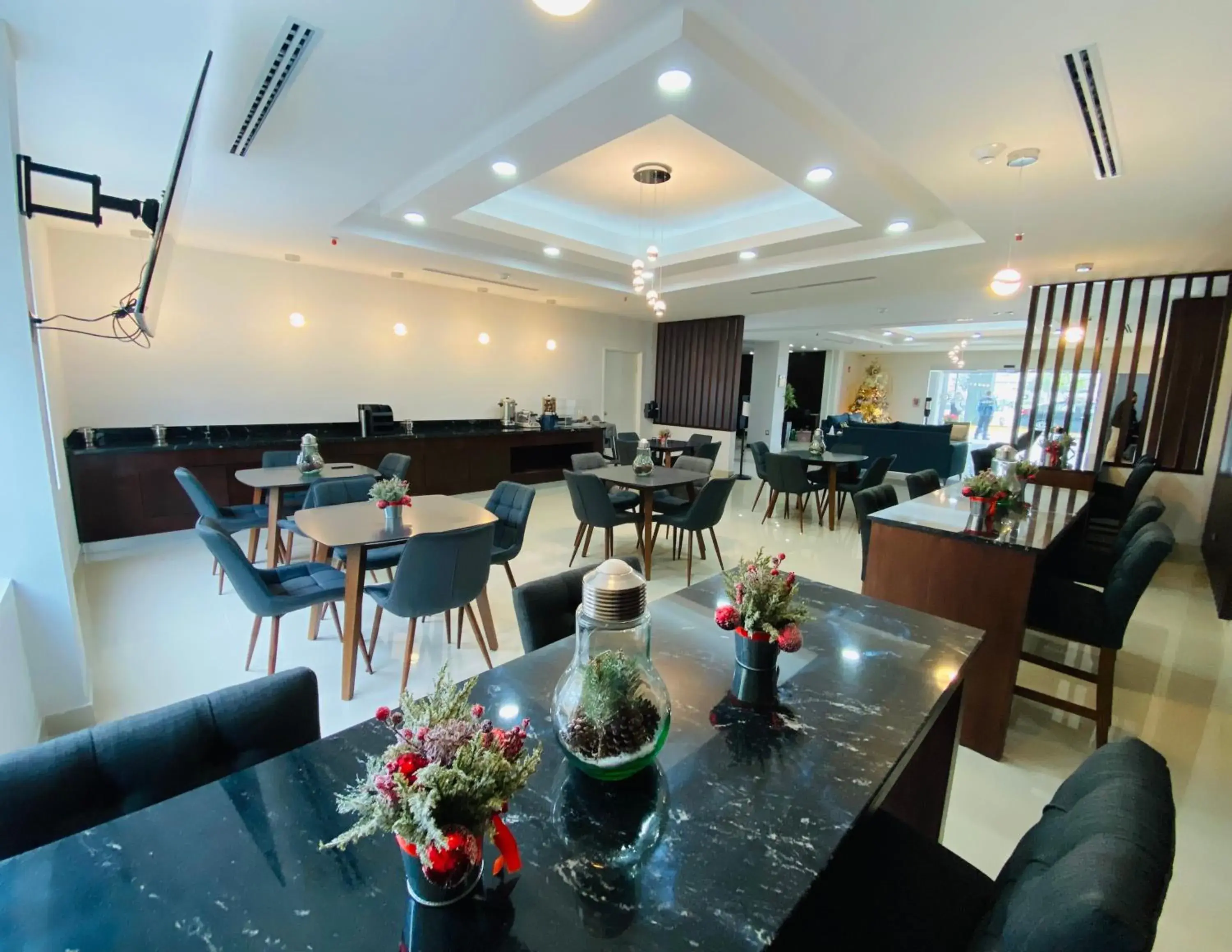 Restaurant/places to eat in La Quinta by Wyndham Reynosa Restaurant/places to eat in La Quinta by Wyndham Reynosa