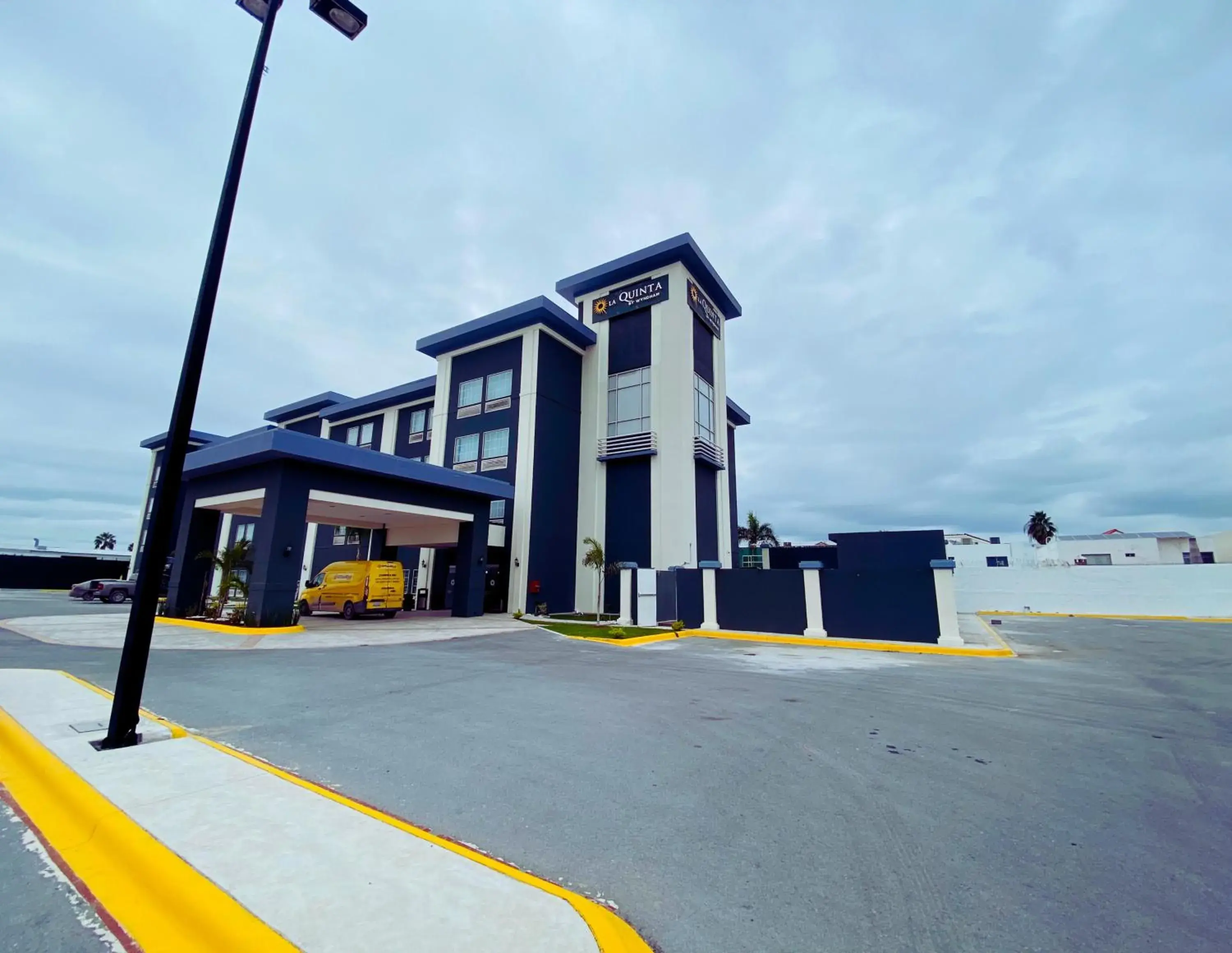 Property building in La Quinta by Wyndham Reynosa Property building in La Quinta by Wyndham Reynosa