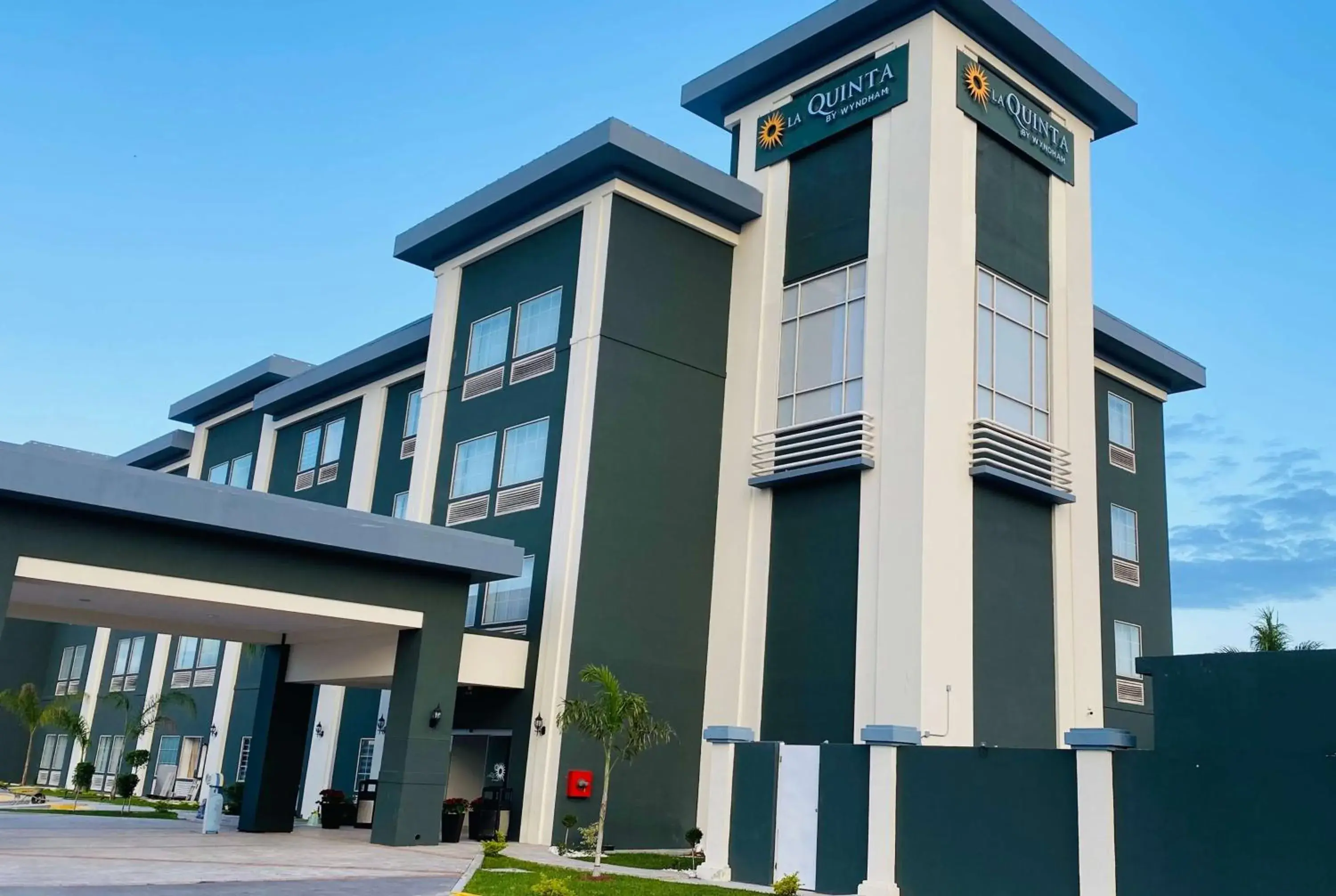 Property building in La Quinta by Wyndham Reynosa Property building in La Quinta by Wyndham Reynosa