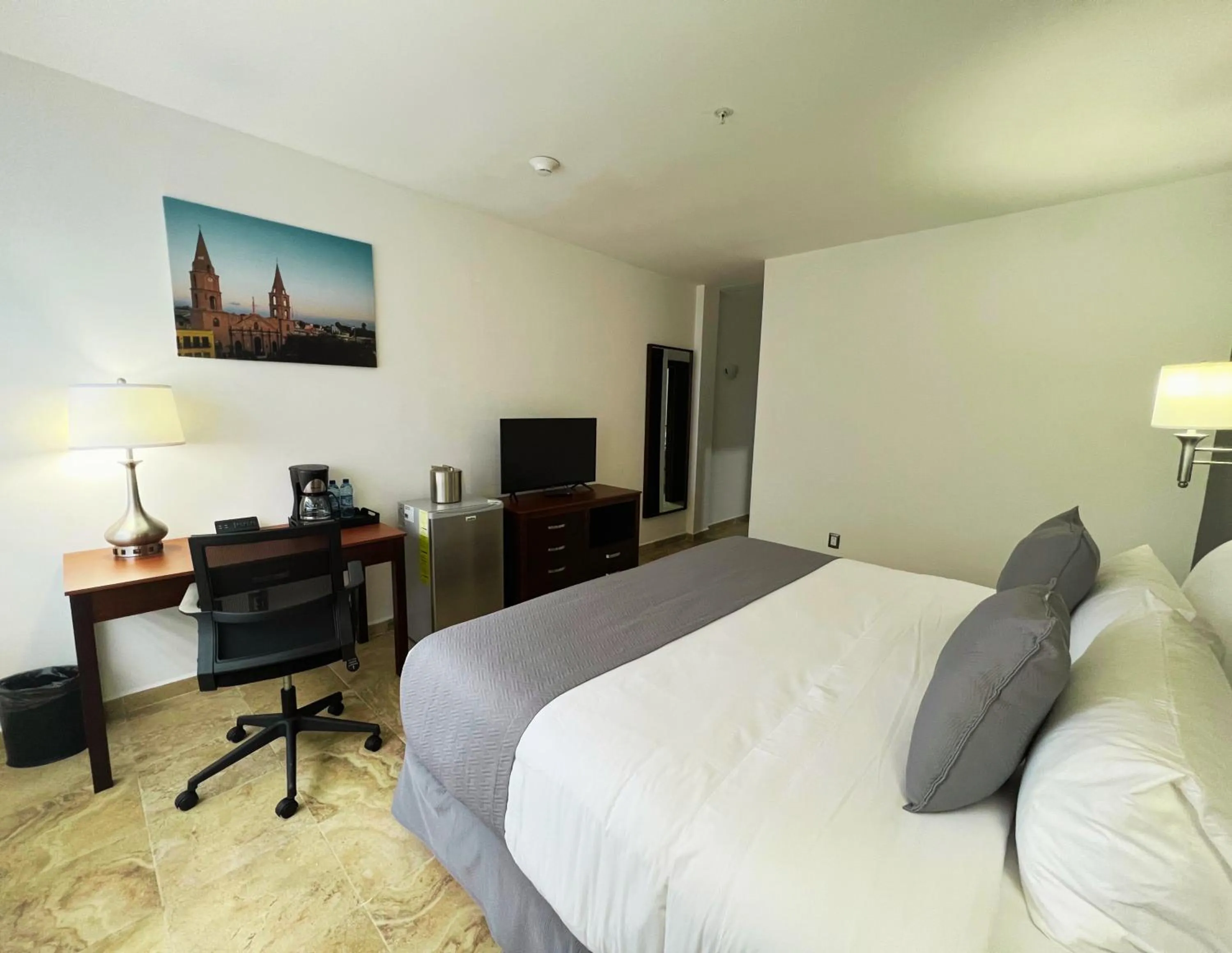 Bedroom, Bed in La Quinta by Wyndham Reynosa