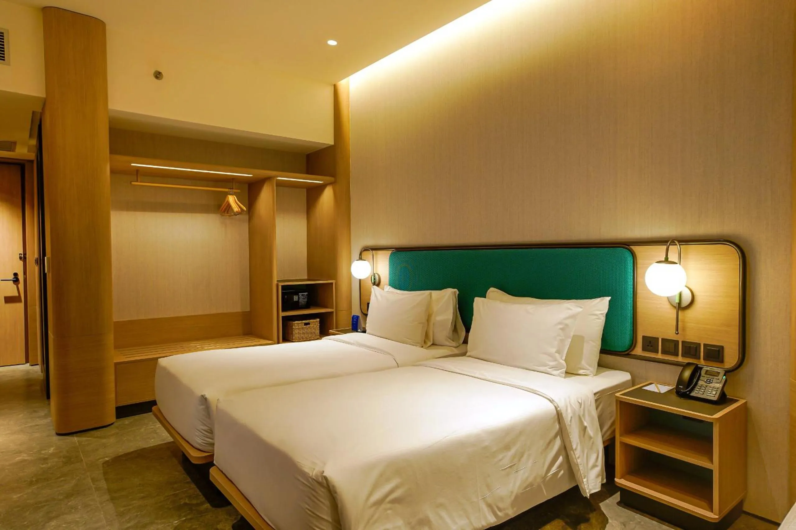 Bedroom, Bed in VIVERE Hotel, ARTOTEL Curated