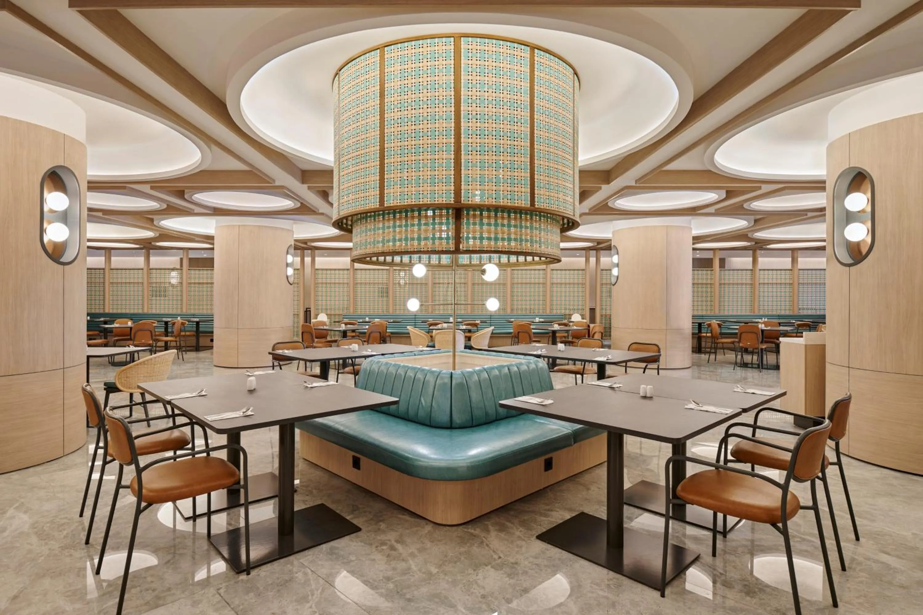 Restaurant/places to eat in VIVERE Hotel, ARTOTEL Curated