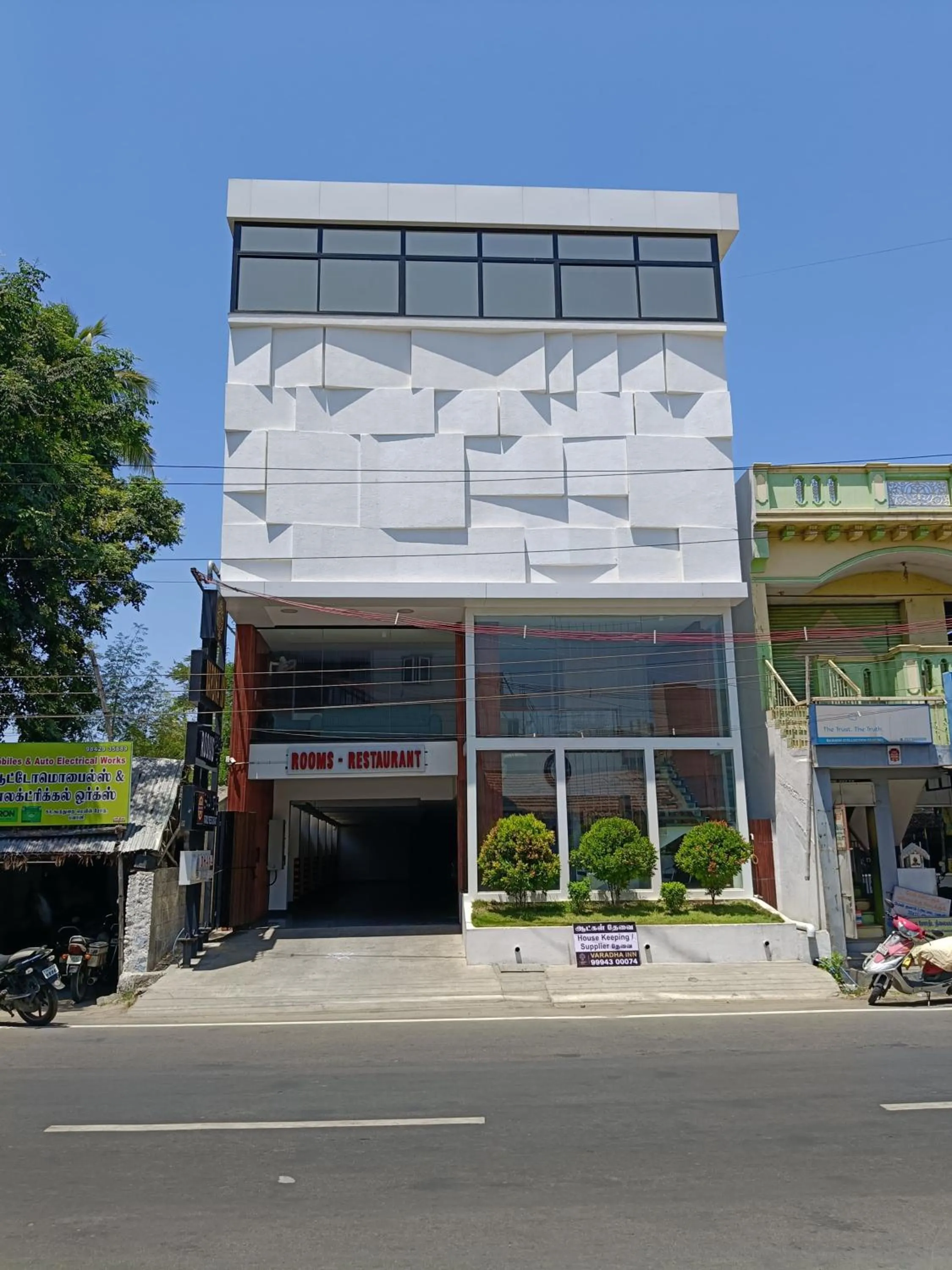 Property building in HOTEL VARDHA Inn