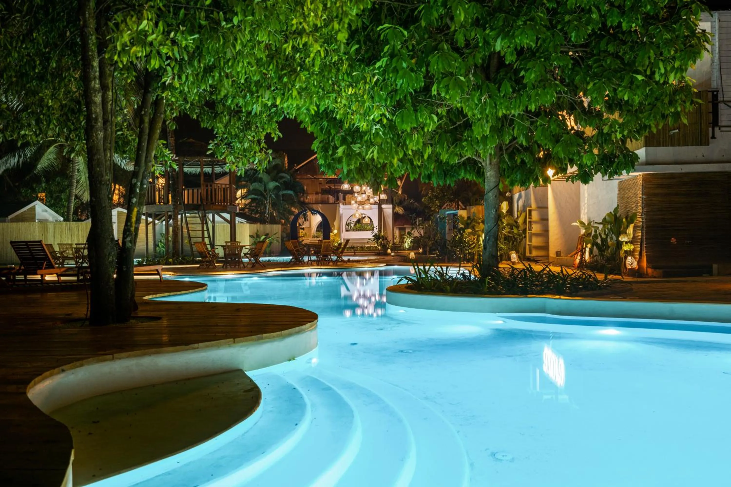 Swimming pool in Azora by Ayatana, Goa