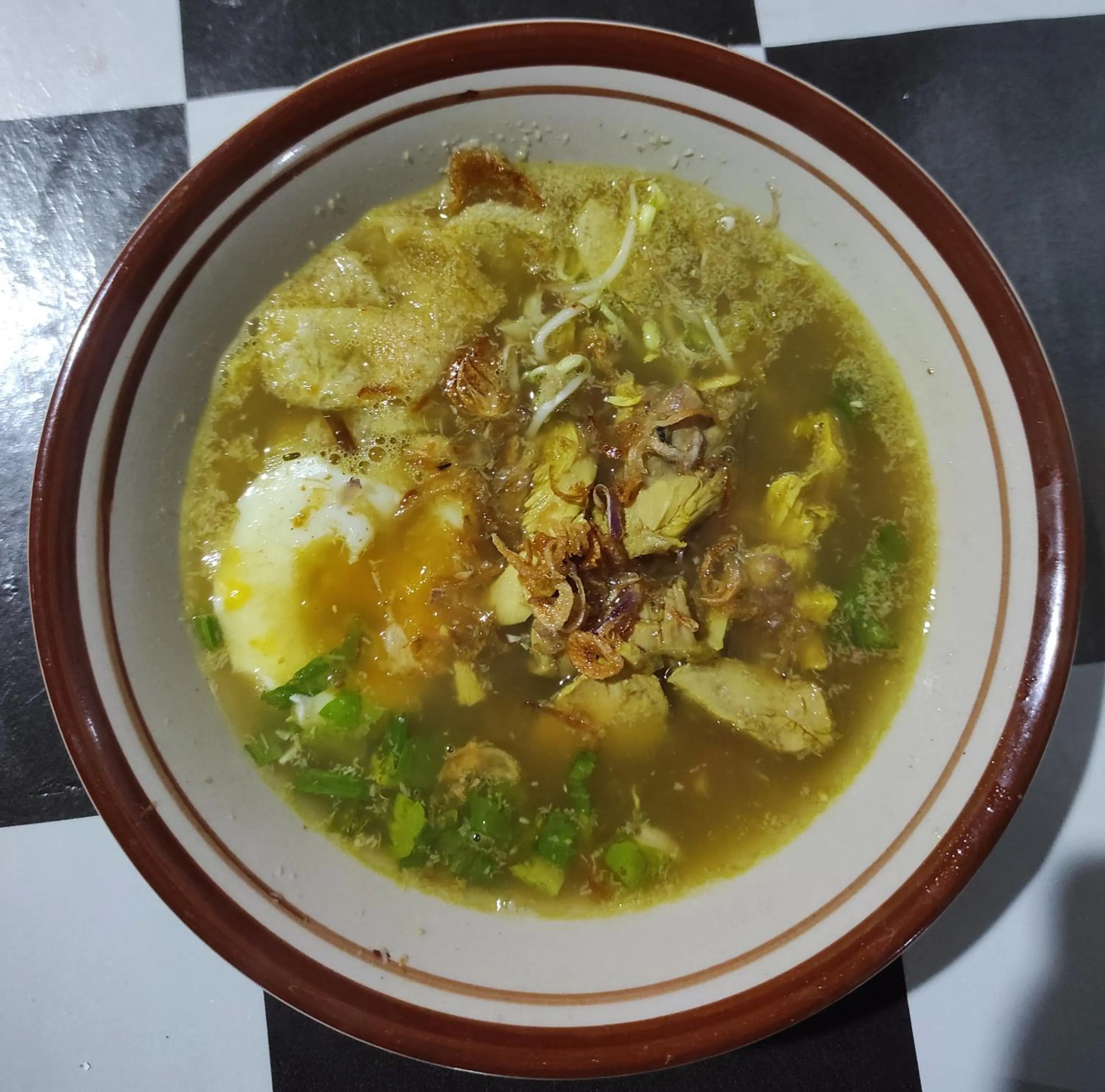 Restaurant/places to eat in Yoschi's Hotel Bromo