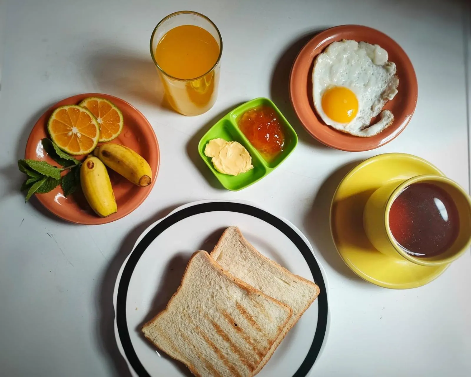 Food and drinks in Yoschi's Hotel Bromo