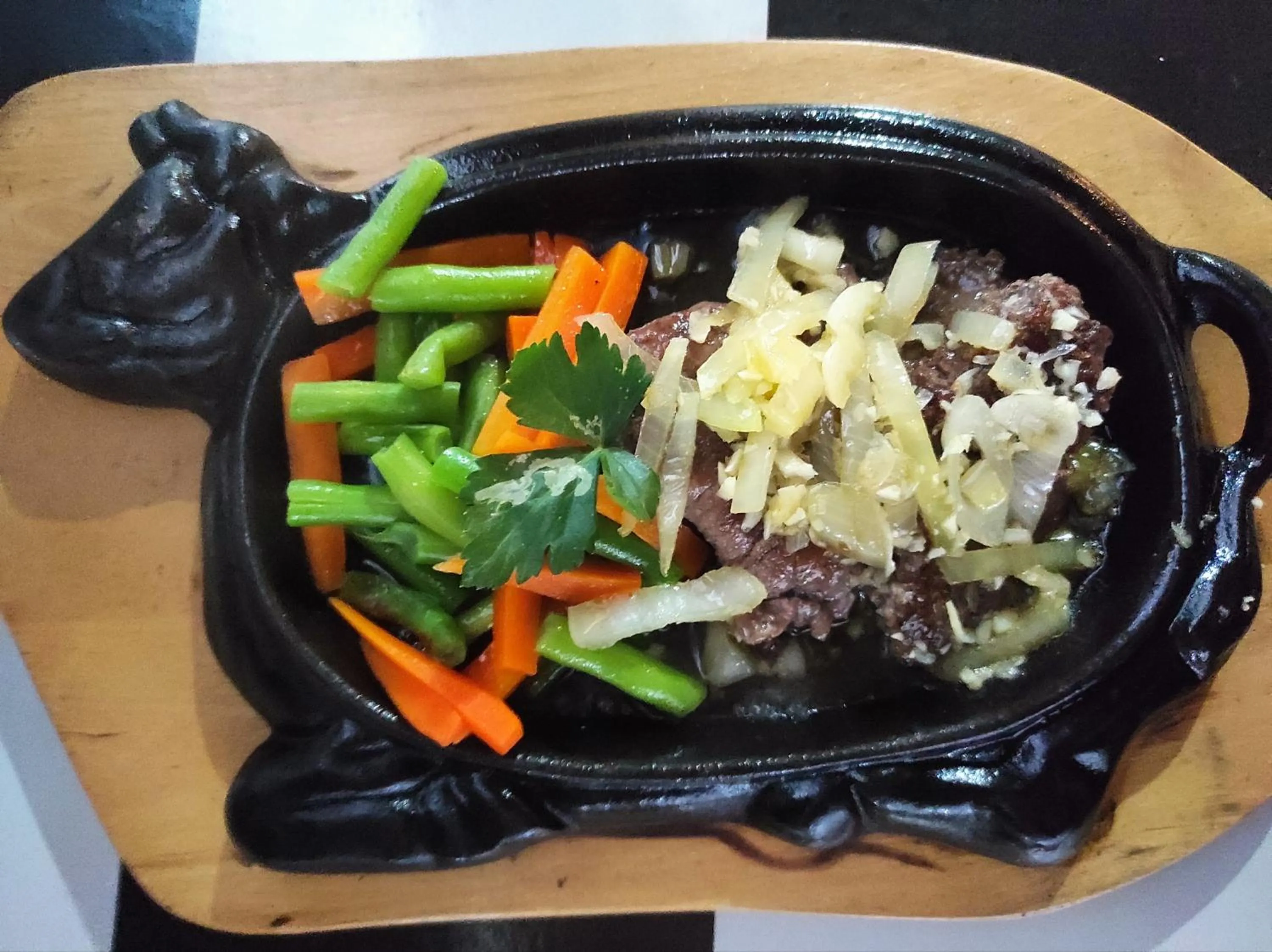 Restaurant/places to eat in Yoschi's Hotel Bromo