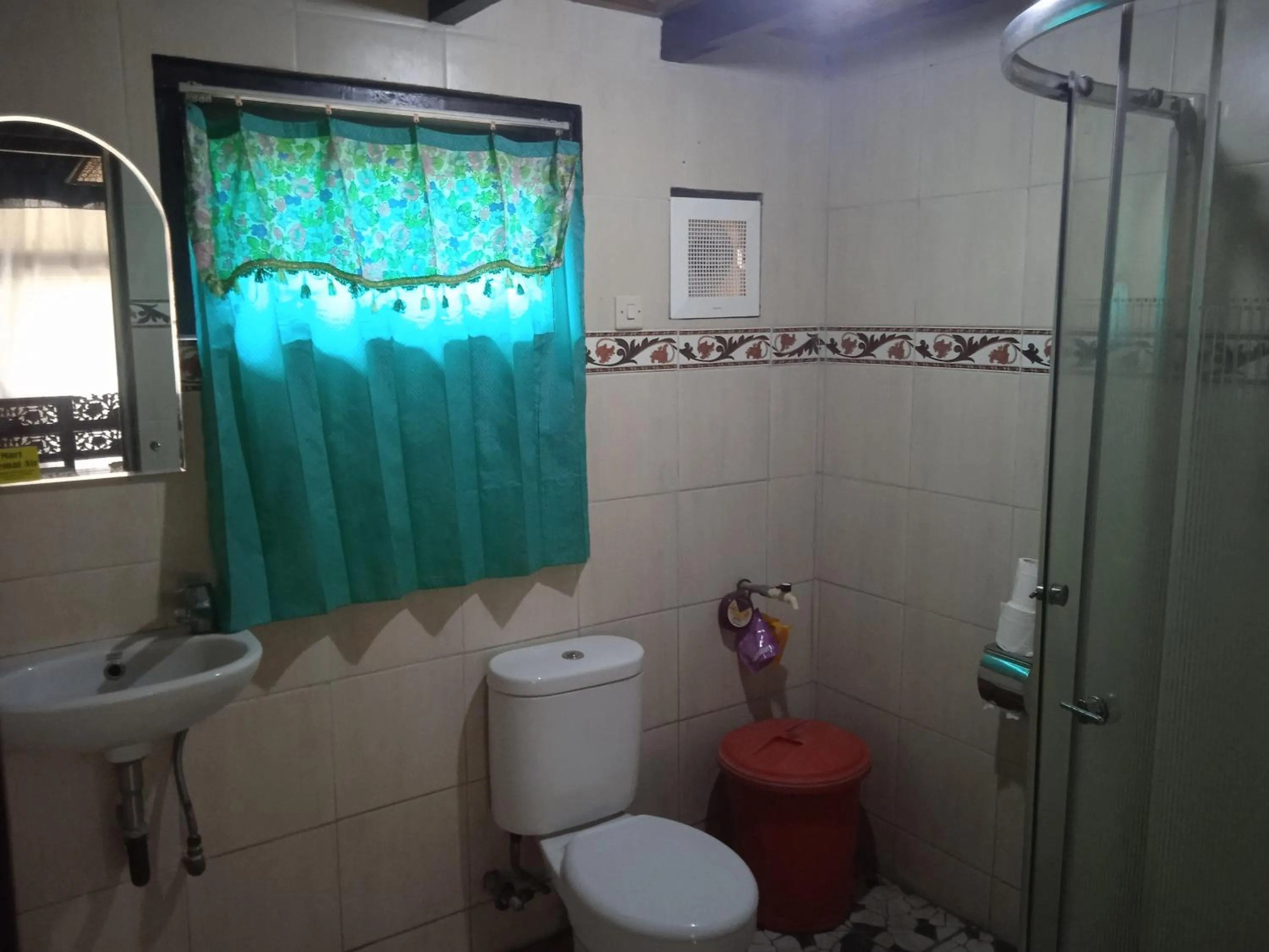 Shower in Yoschi's Hotel Bromo