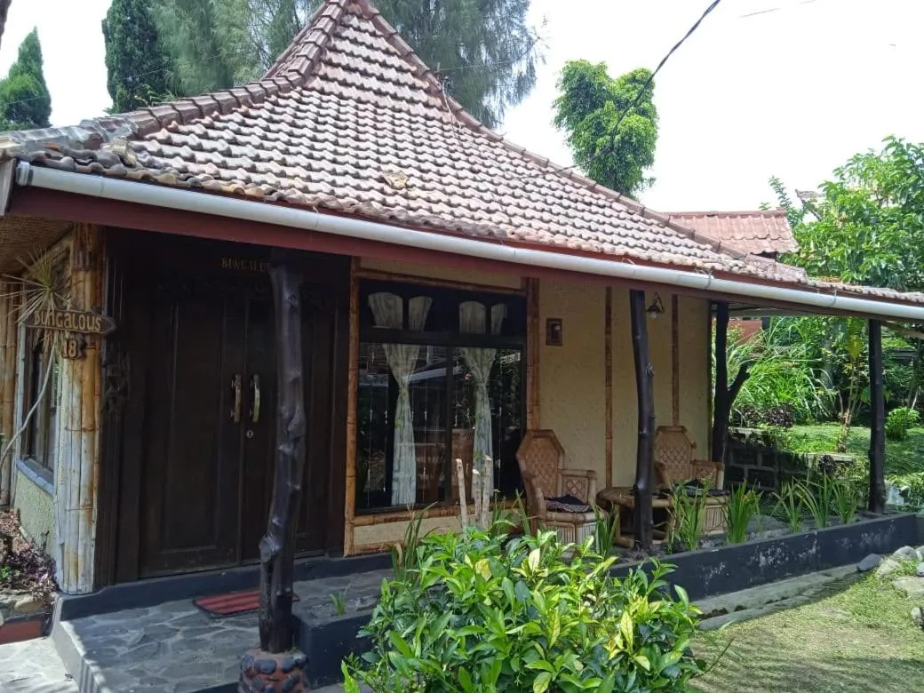 Property building in Yoschi's Hotel Bromo