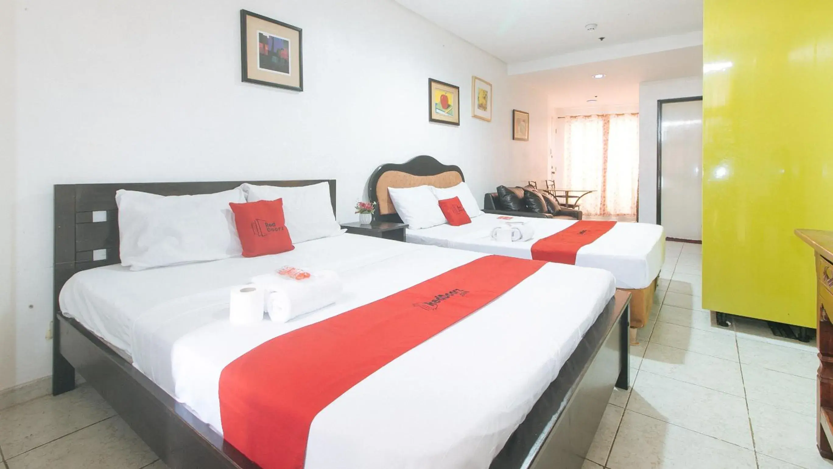 Bed in RedDoorz at TJMG by Bel Air Polaris Makati Bed in RedDoorz at TJMG by Bel Air Polaris Makati