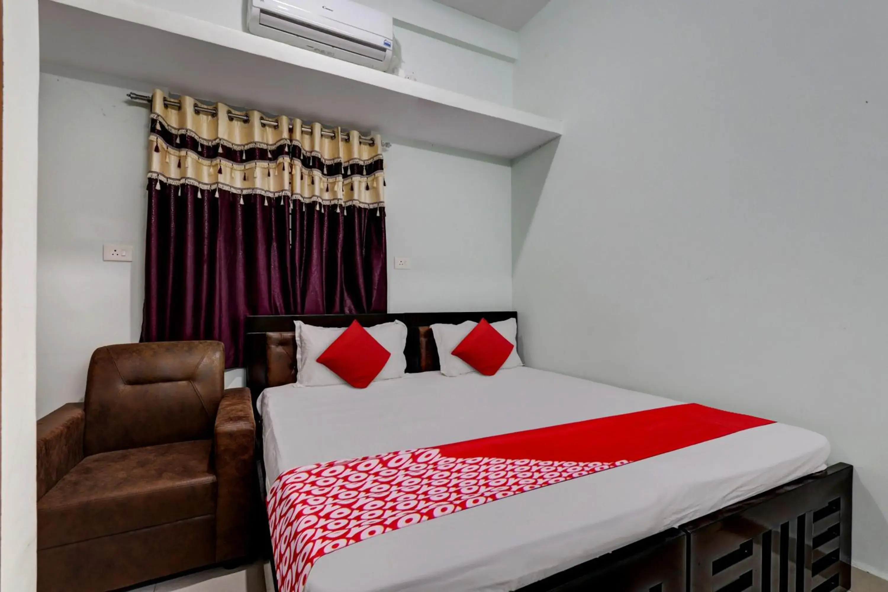 Facade/entrance, Bed in Super Hotel O PM Hotels Facade/entrance, Bed in Super Hotel O PM Hotels