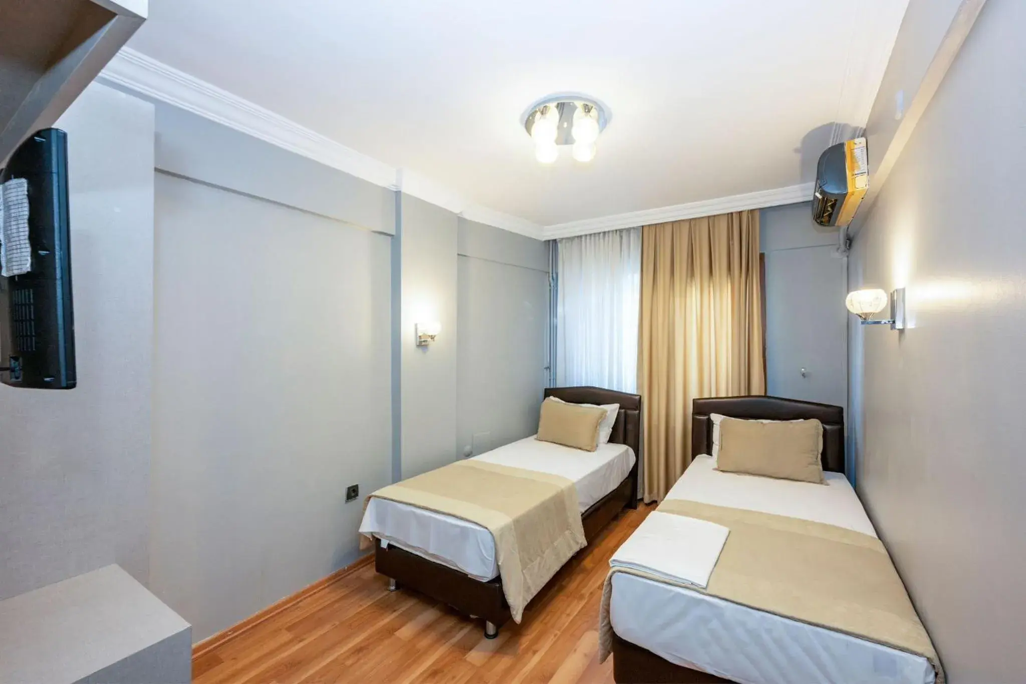 Budget Twin Room in Saray Boutique Hotel Laleli Budget Twin Room in Saray Boutique Hotel Laleli